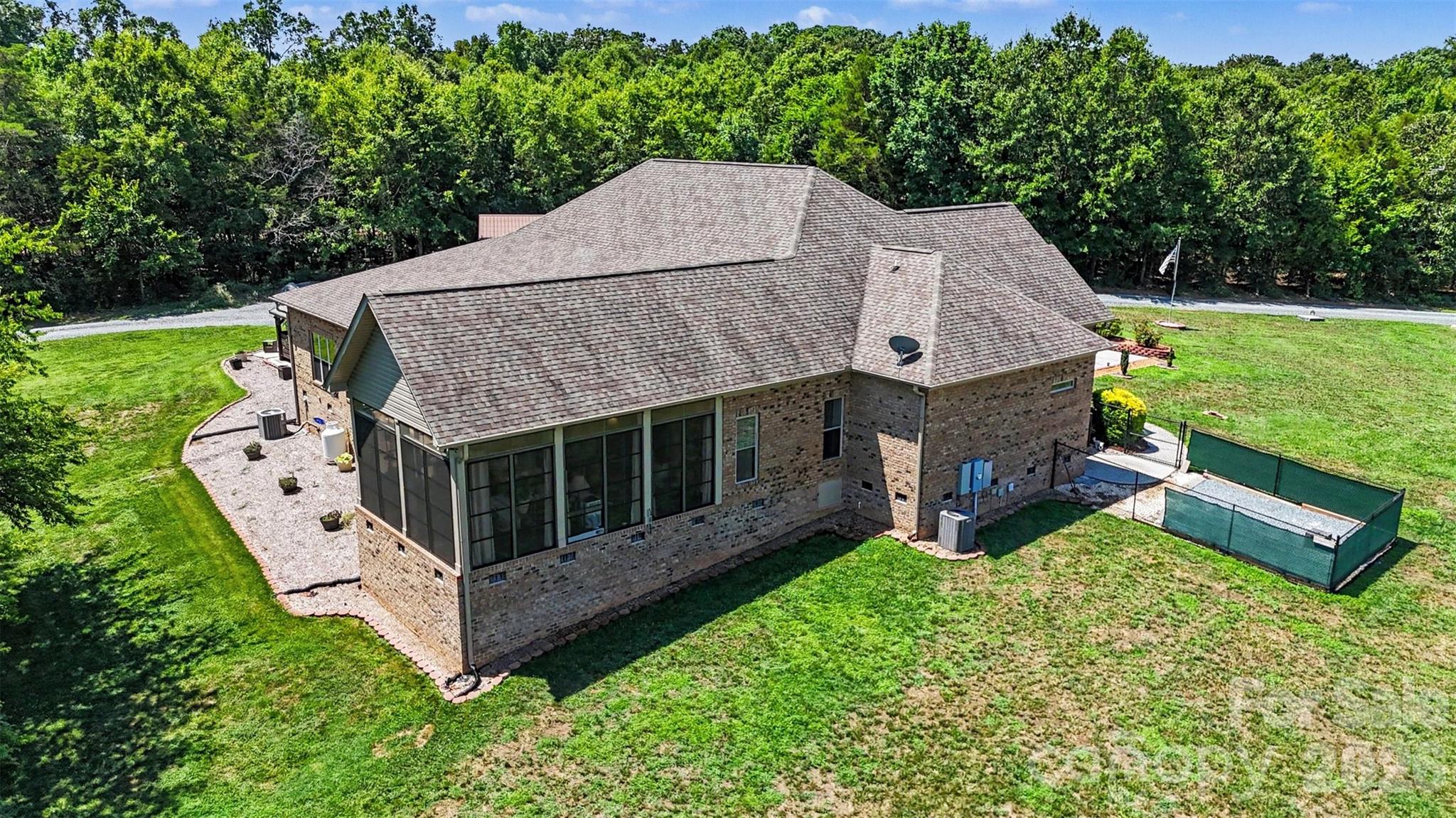 5702 Army Road — Marshville