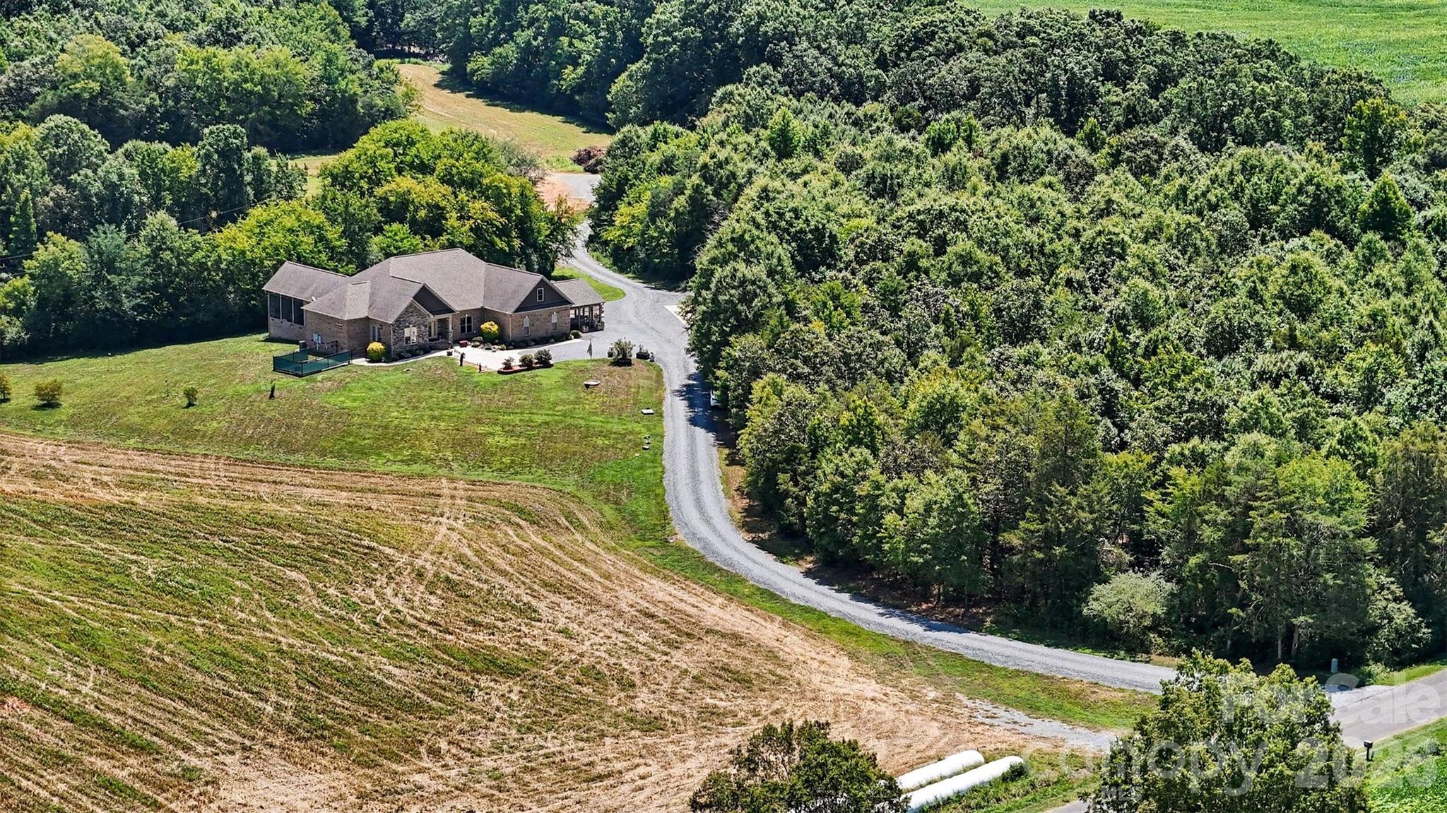 5702 Army Road — Marshville