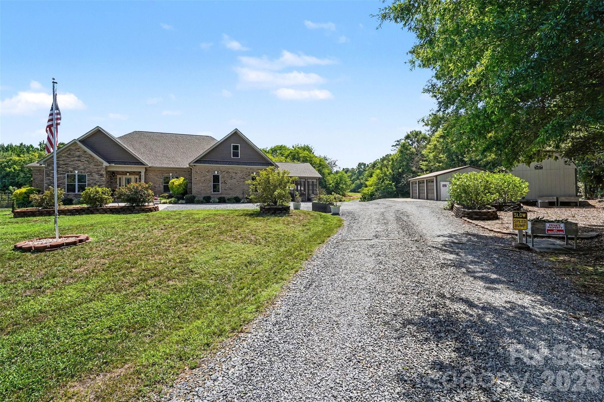 5702 Army Road — Marshville