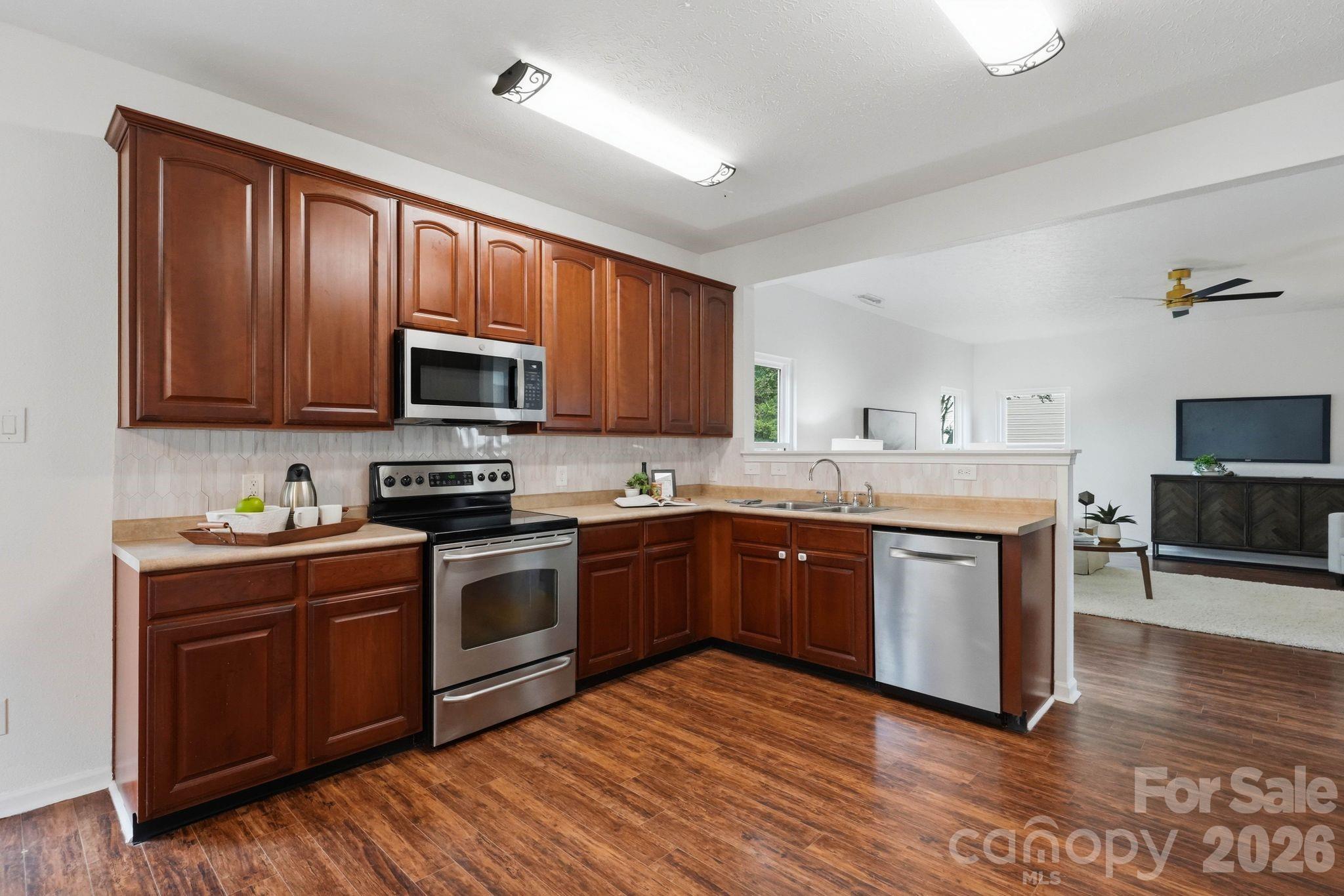 12821 Silvaire Farm Road — Charlotte