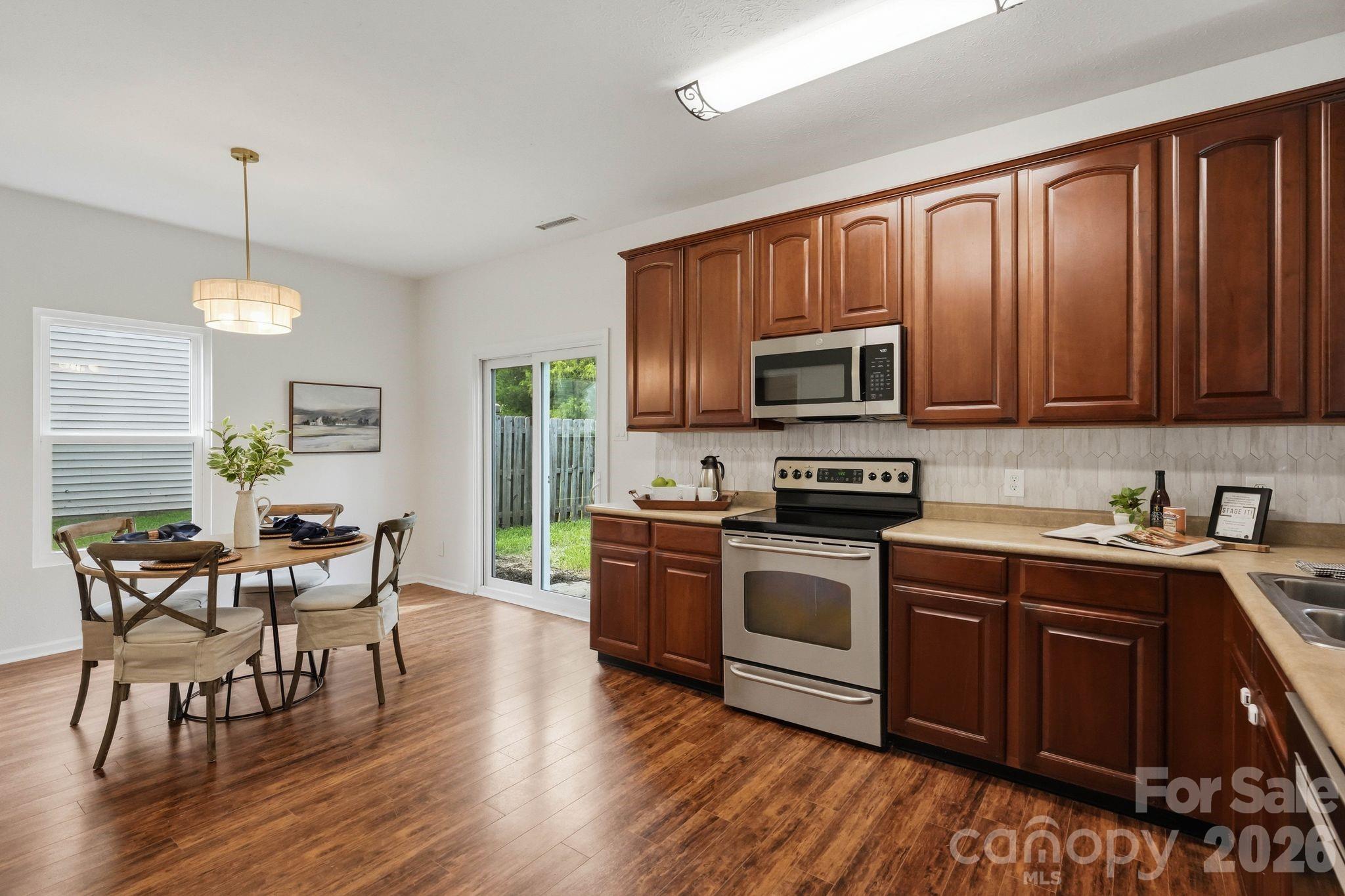 12821 Silvaire Farm Road — Charlotte