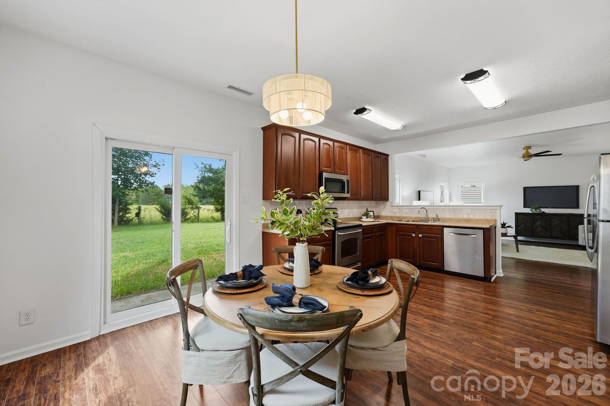 12821 Silvaire Farm Road — Charlotte