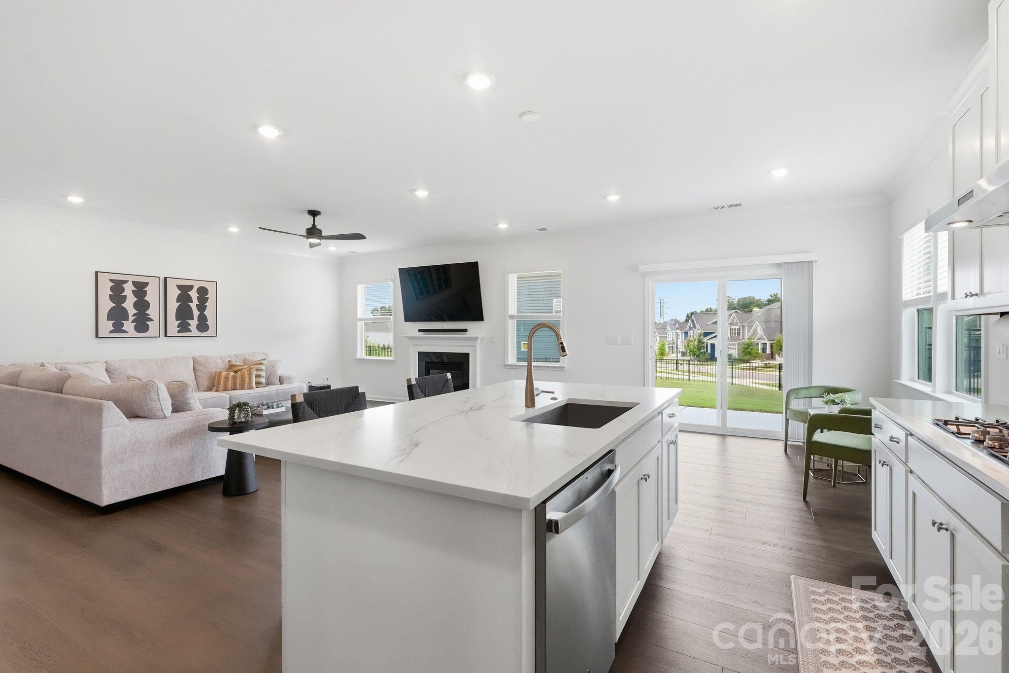 8625 Bridgegate Drive — Huntersville