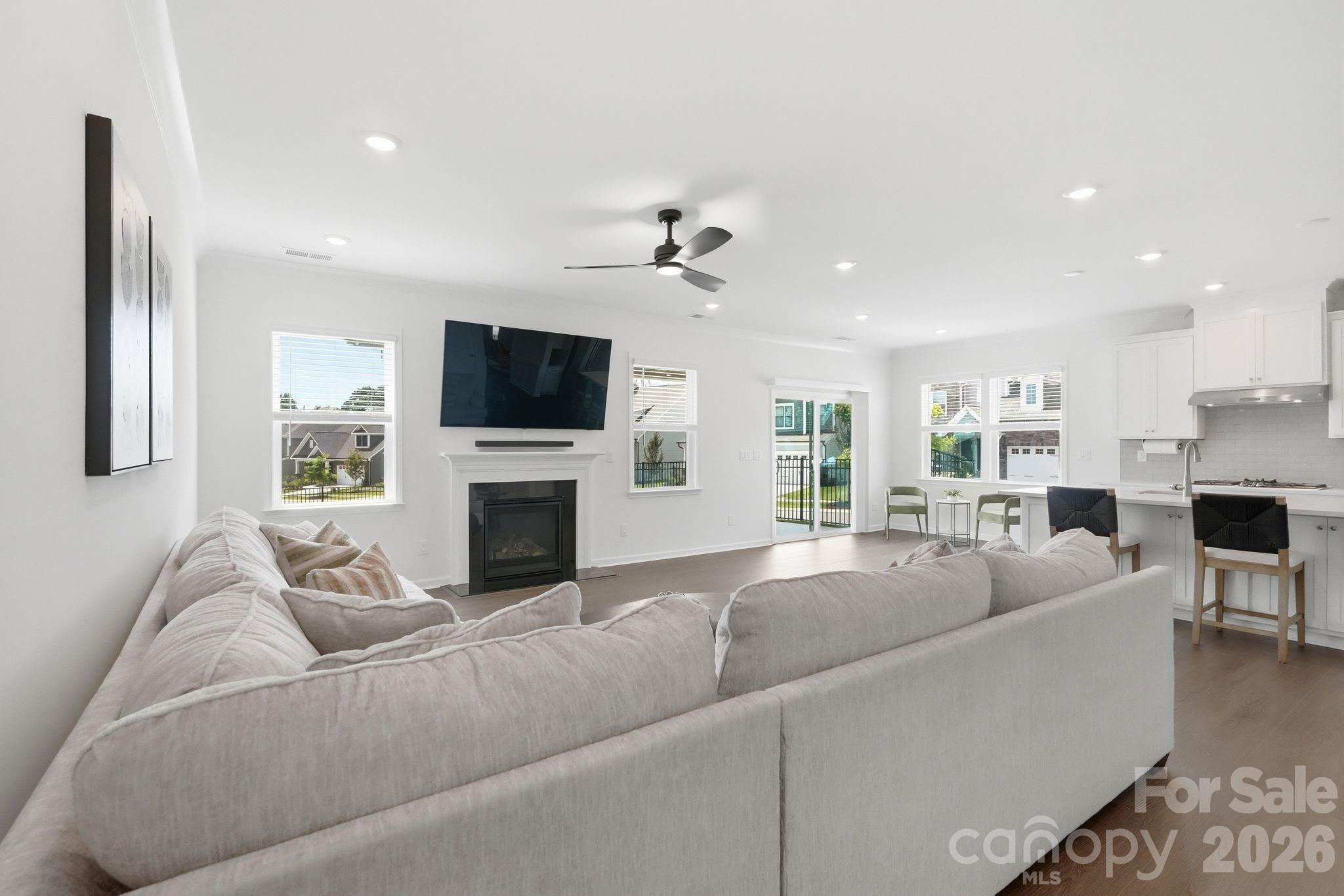 8625 Bridgegate Drive — Huntersville