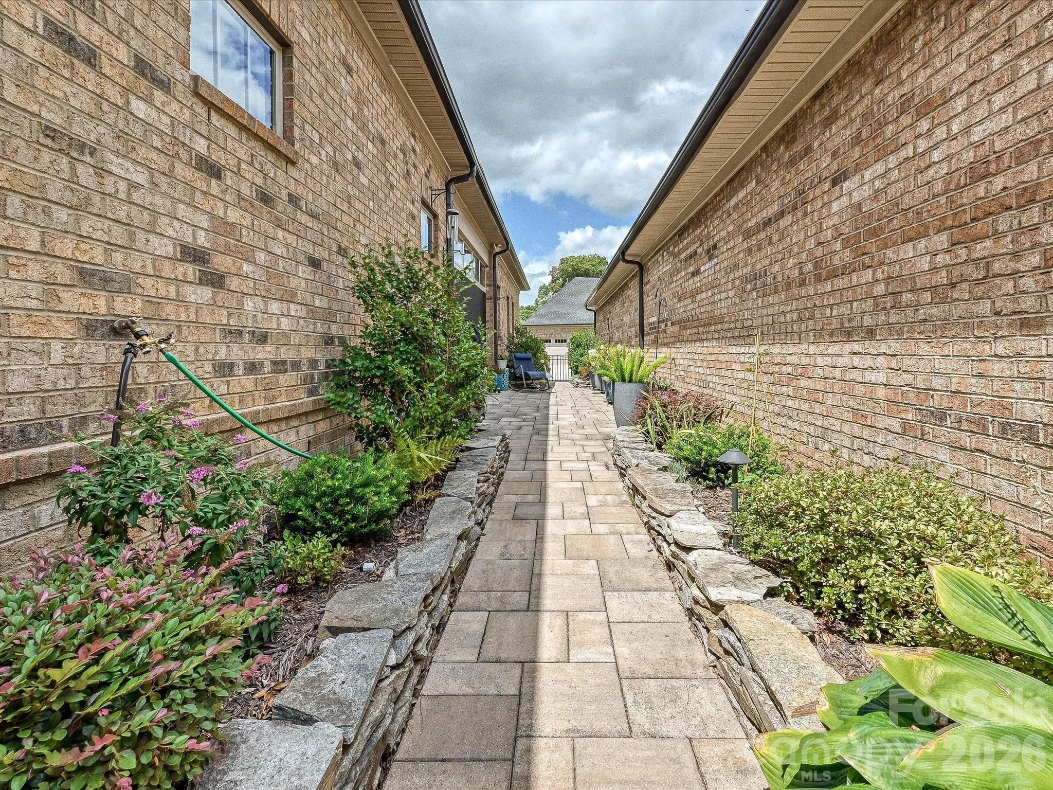 5008 Vita Way — Belmont
