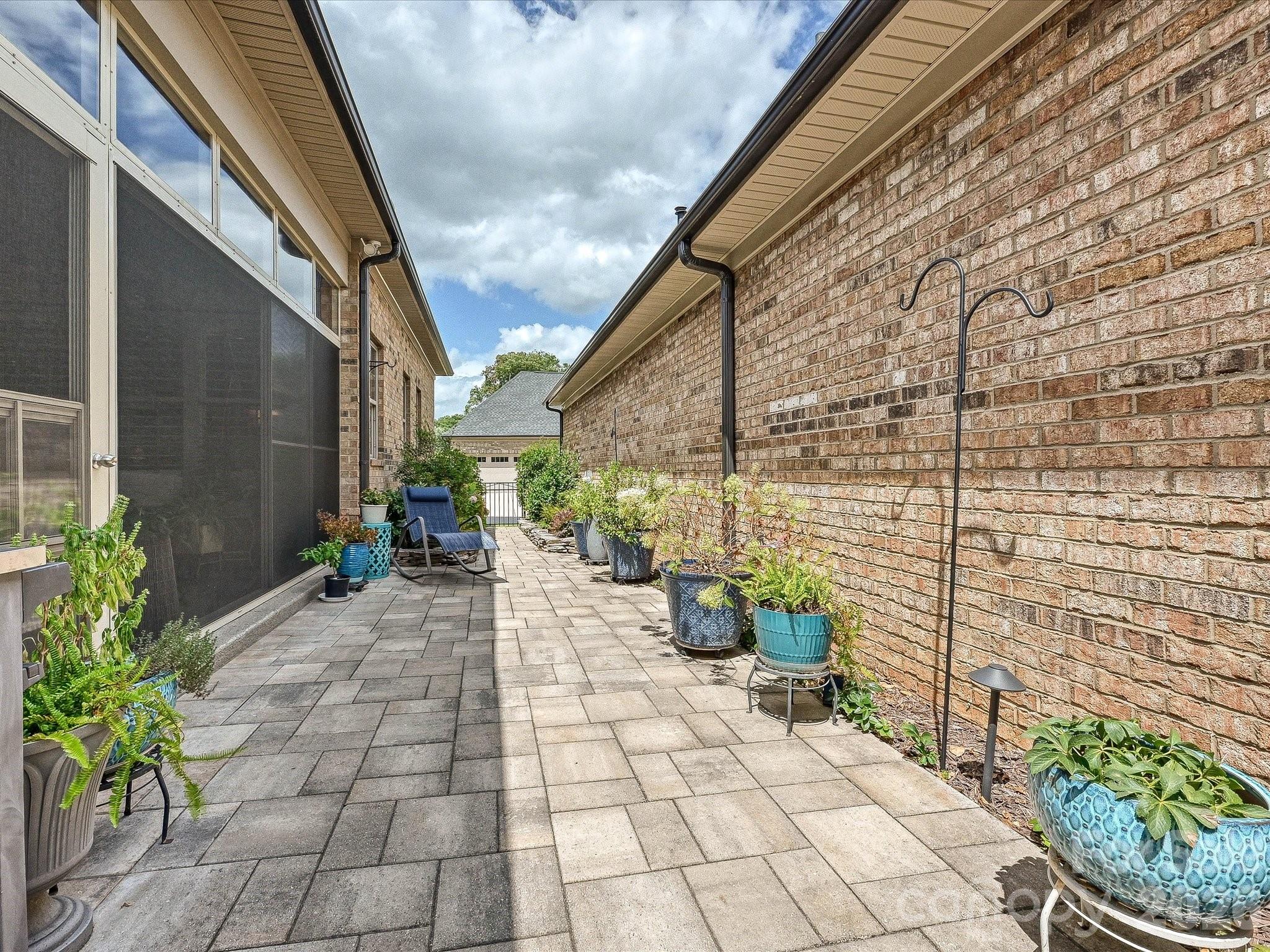 5008 Vita Way — Belmont
