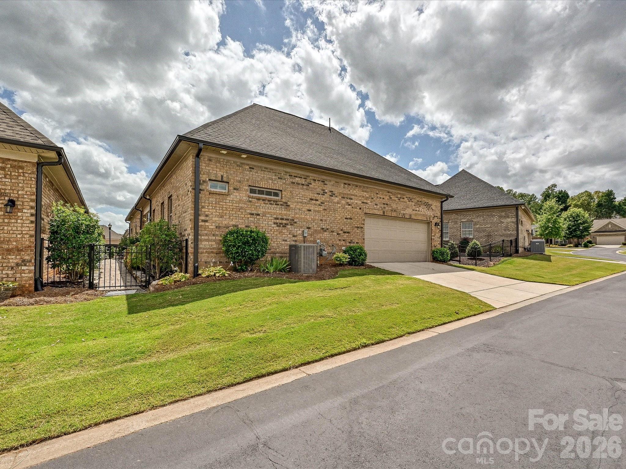5008 Vita Way — Belmont