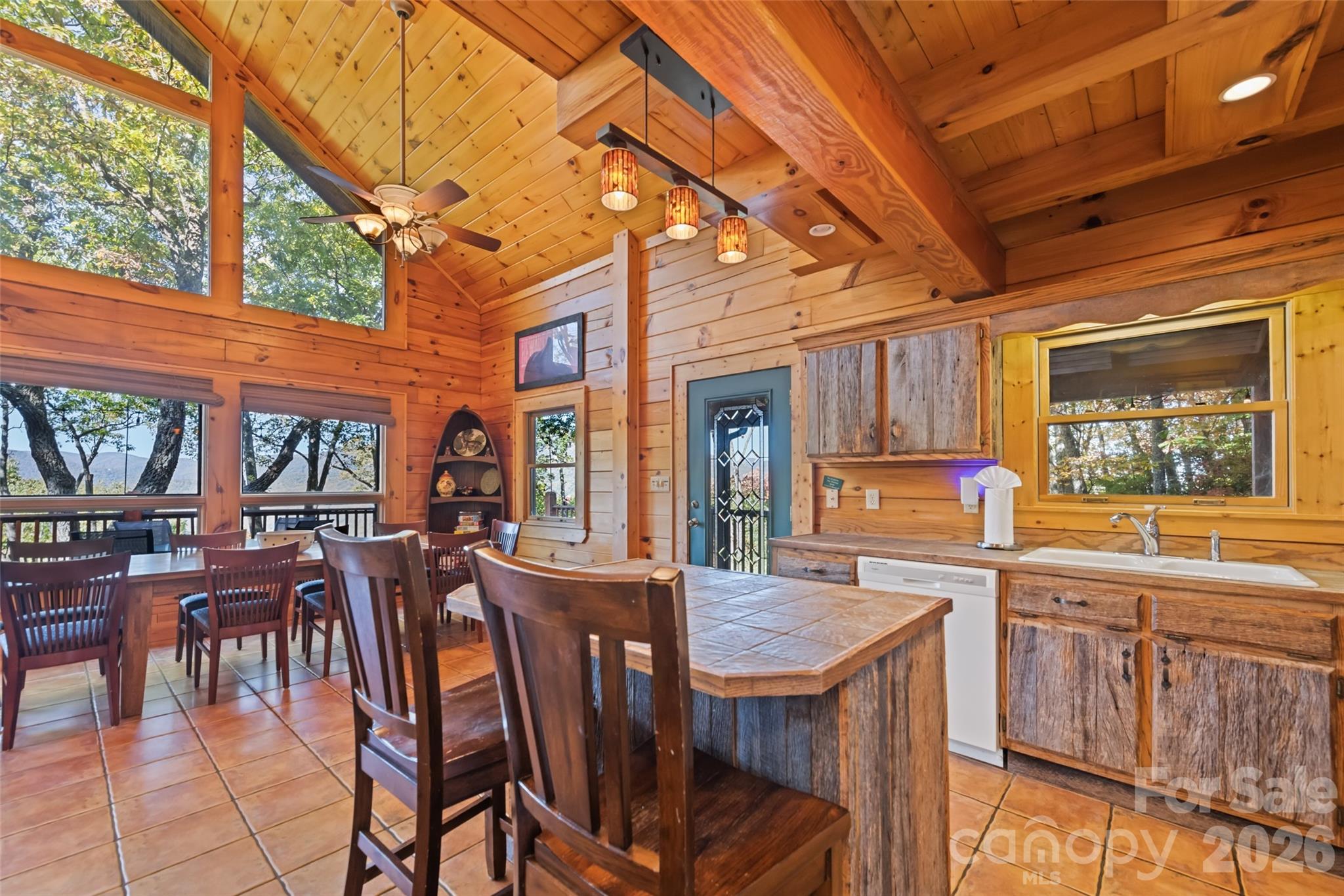 582 Tsalagi Trail — Maggie Valley