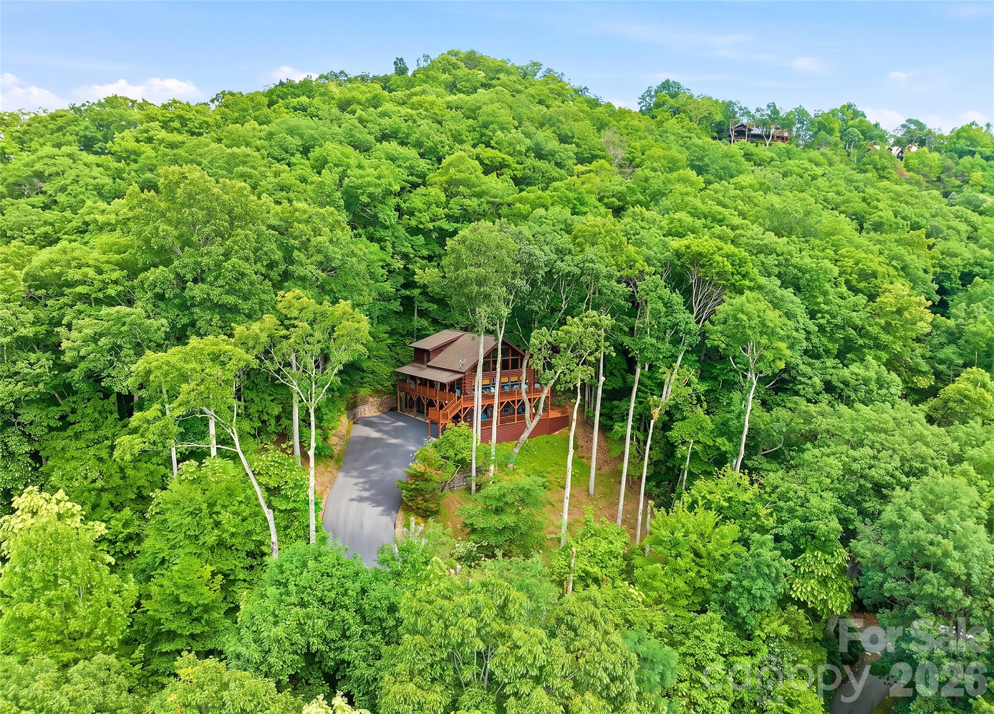 582 Tsalagi Trail — Maggie Valley