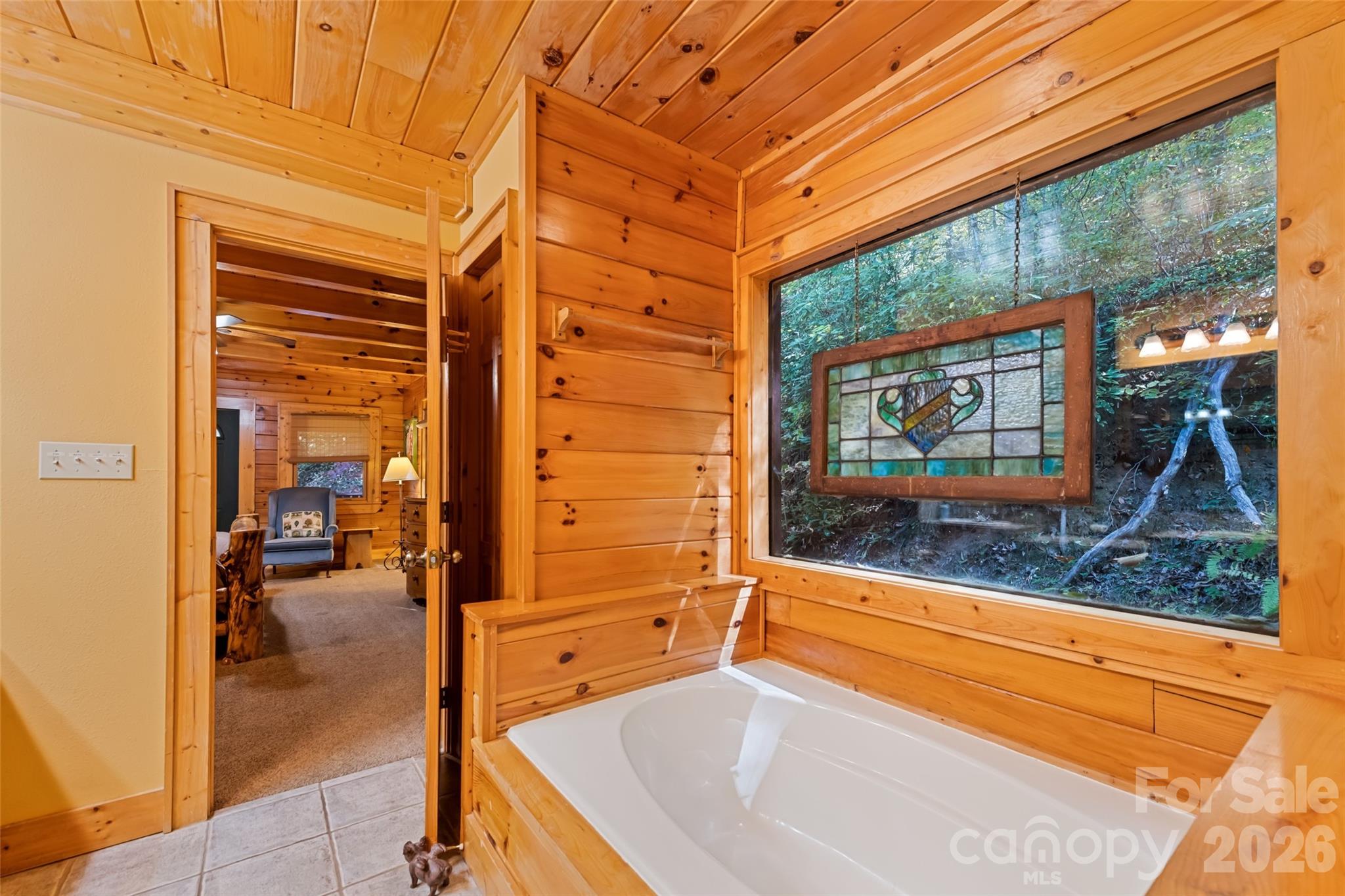 582 Tsalagi Trail — Maggie Valley