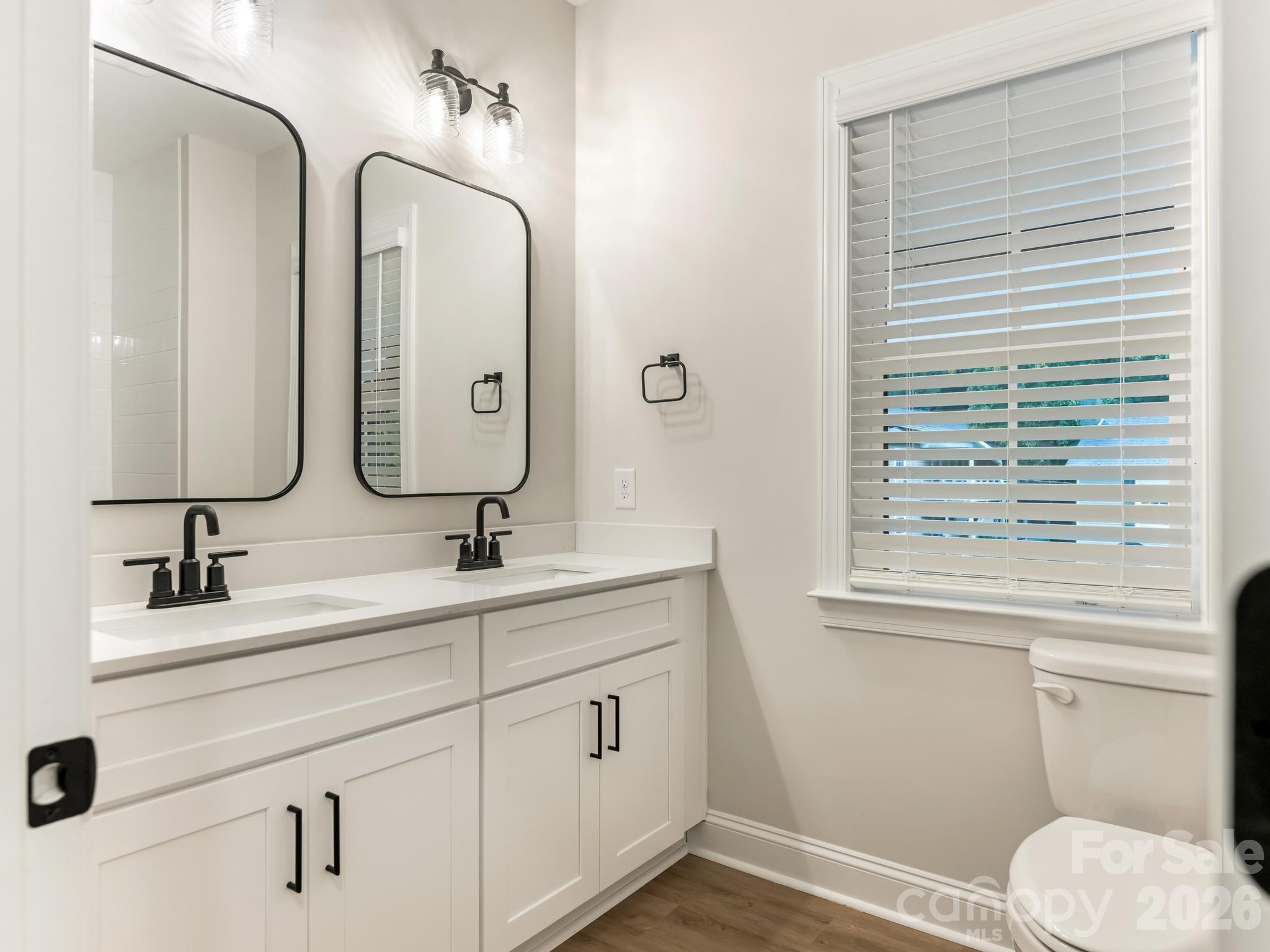 428 Woodvale Place — Charlotte