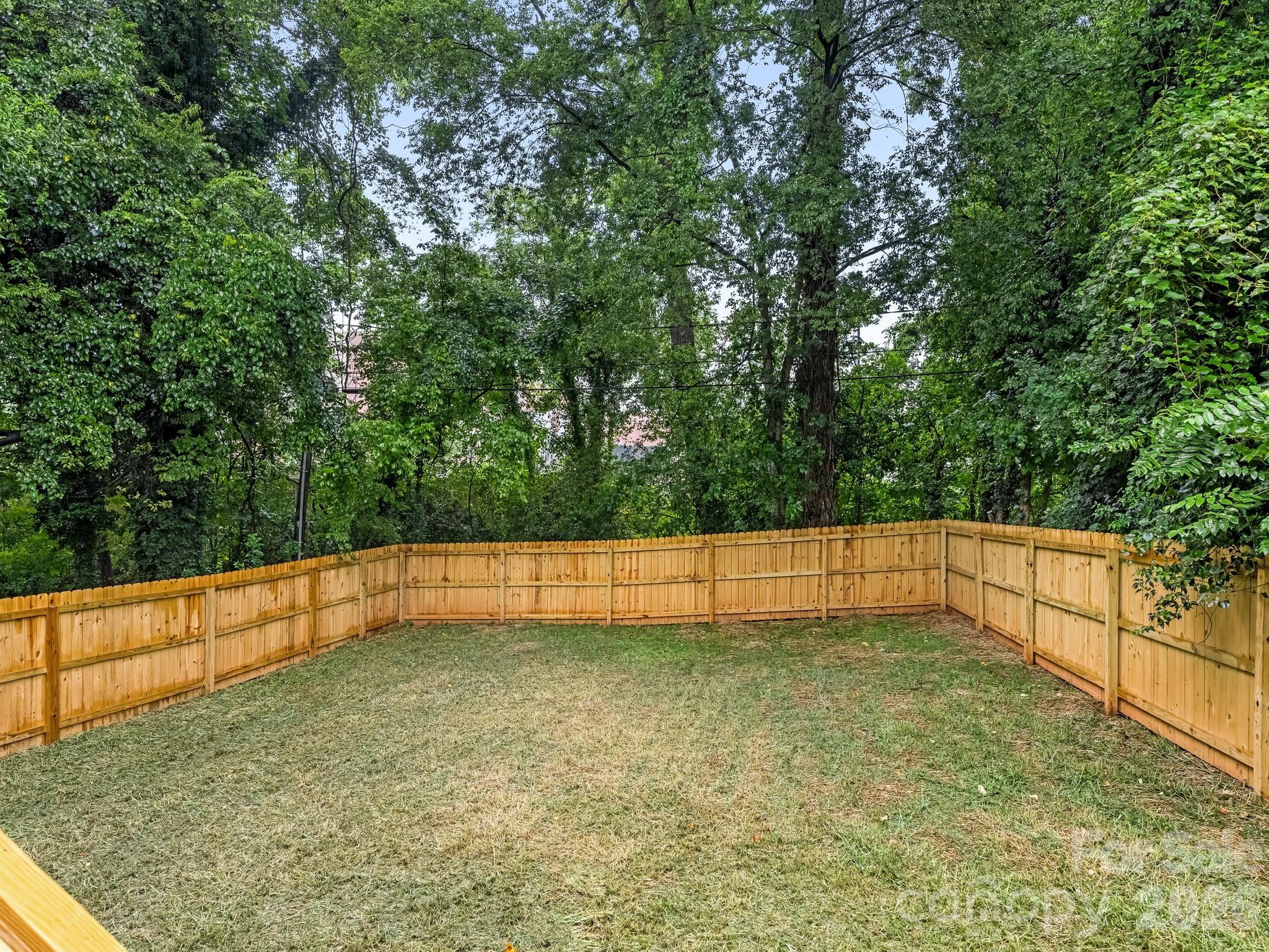 428 Woodvale Place — Charlotte