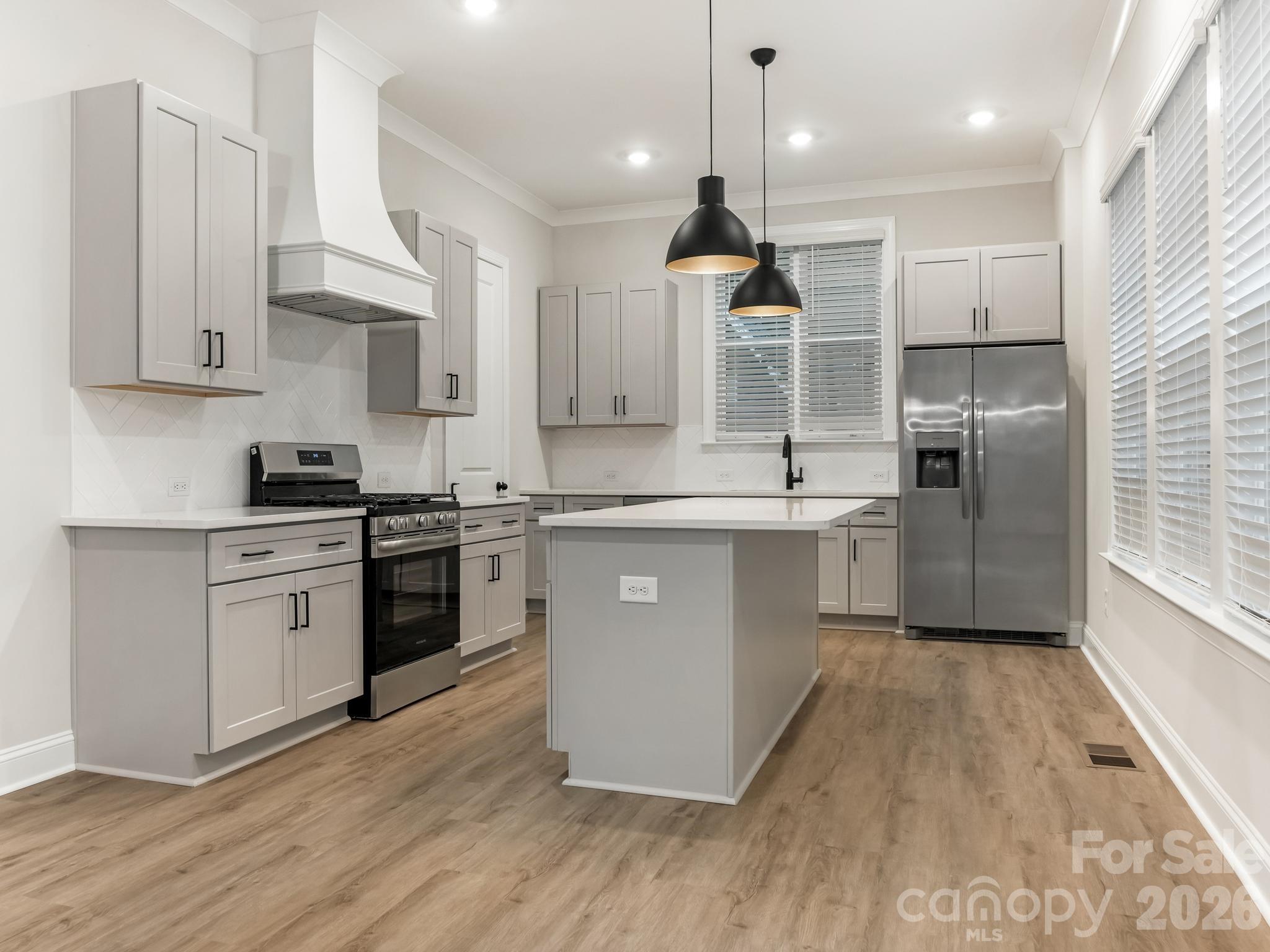 428 Woodvale Place — Charlotte