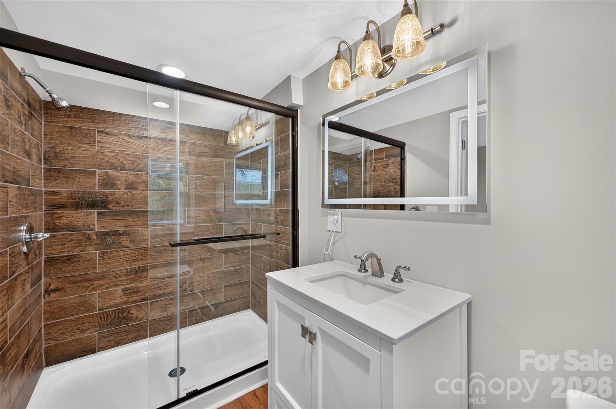620 10th Street Boulevard NW — Hickory