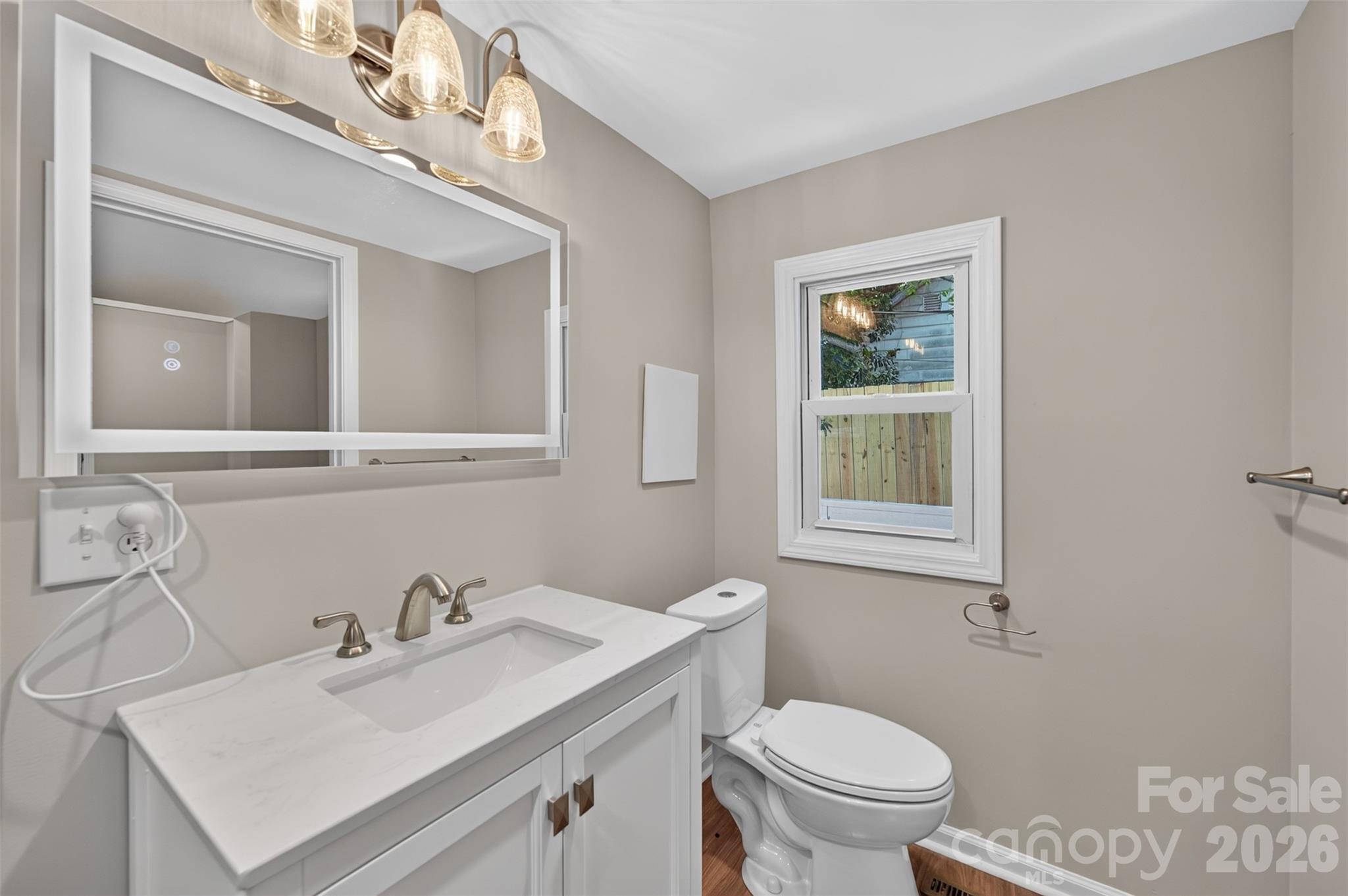 620 10th Street Boulevard NW — Hickory