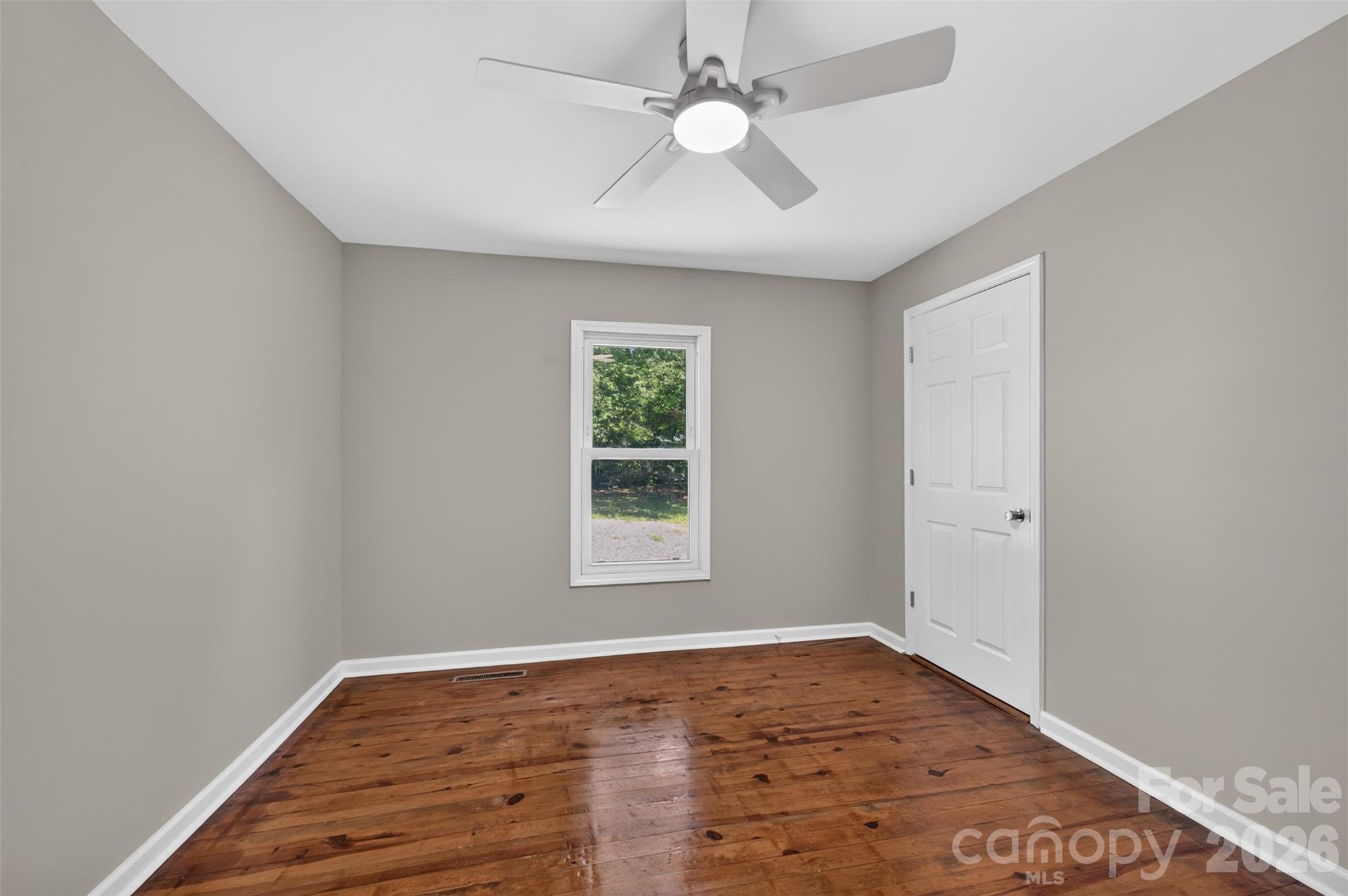 620 10th Street Boulevard NW — Hickory