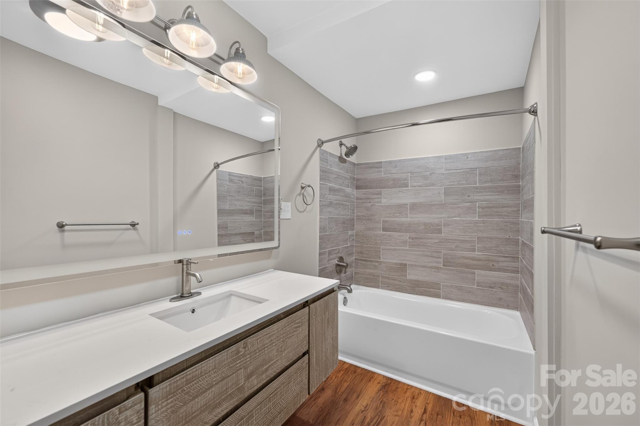 620 10th Street Boulevard NW — Hickory