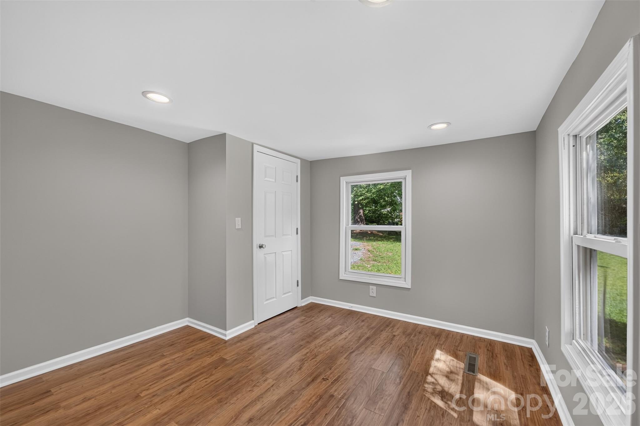 620 10th Street Boulevard NW — Hickory