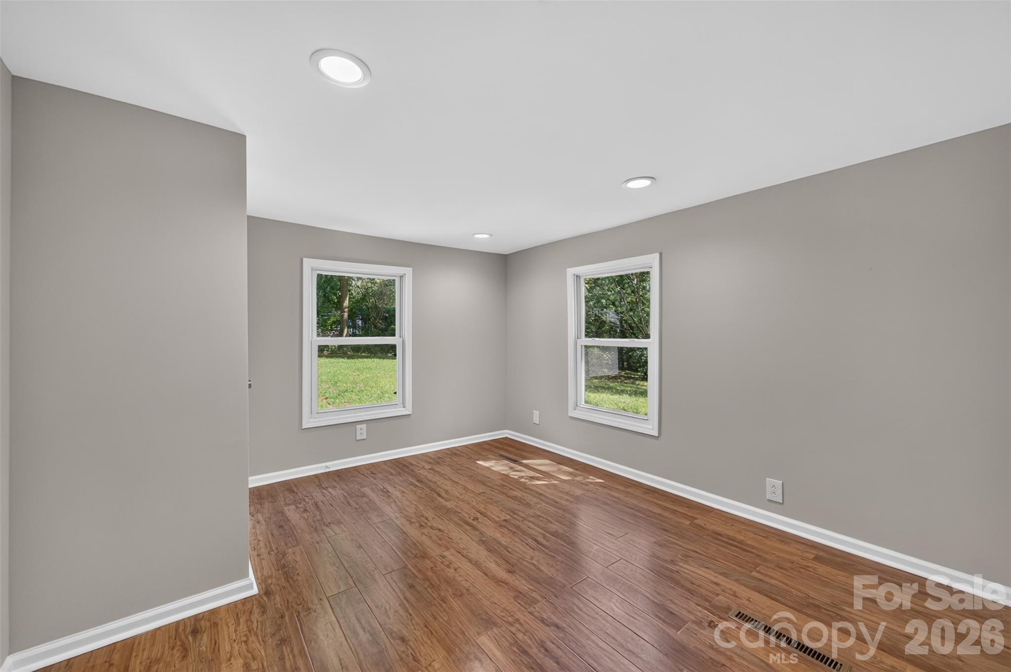 620 10th Street Boulevard NW — Hickory