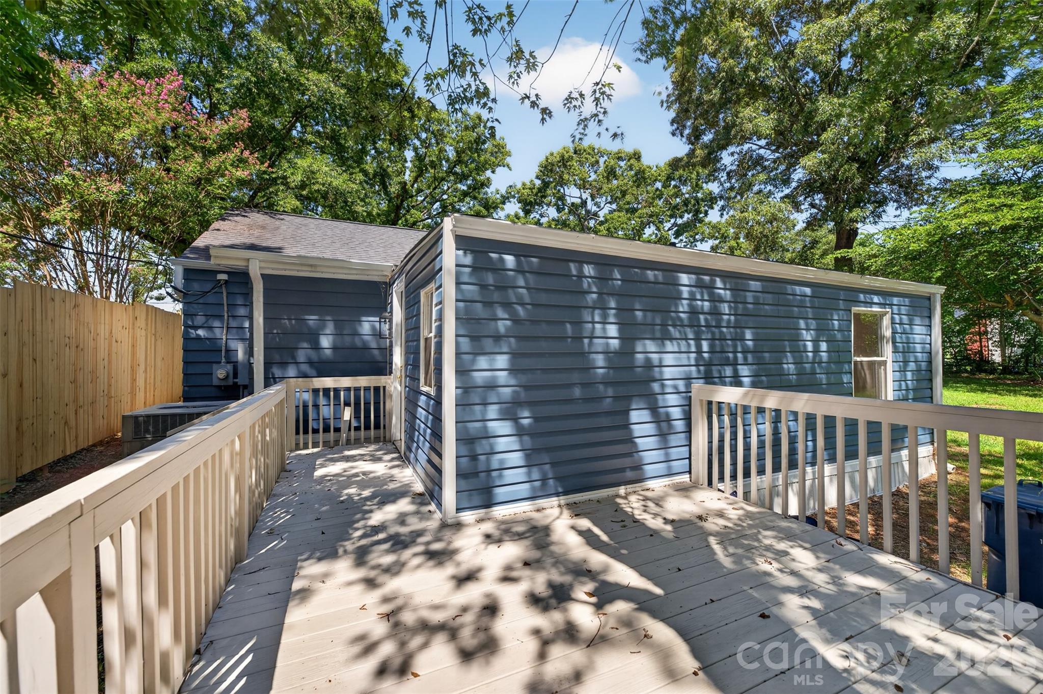 620 10th Street Boulevard NW — Hickory