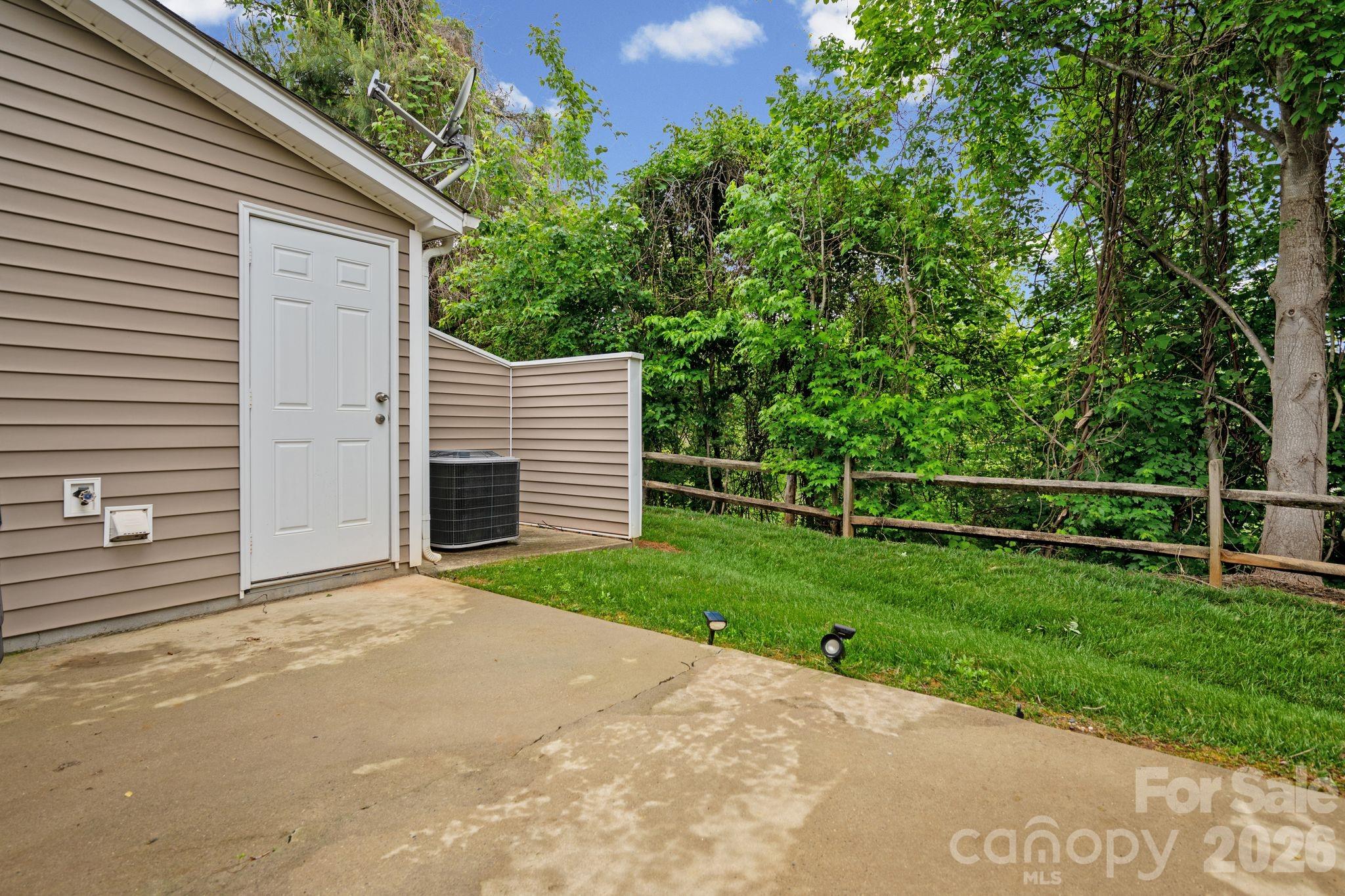 5757 Fox Ridge Lane — Winston Salem