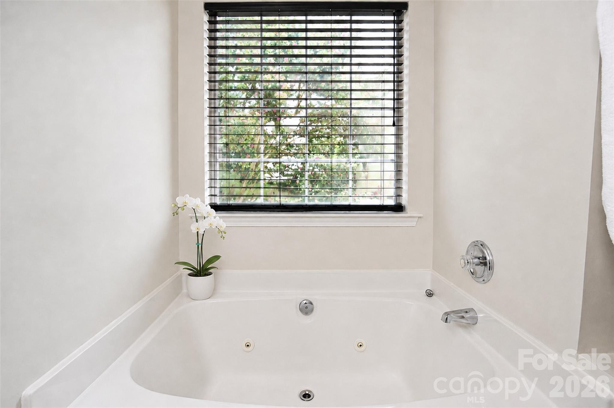 6634 Bells Mill Drive — Charlotte