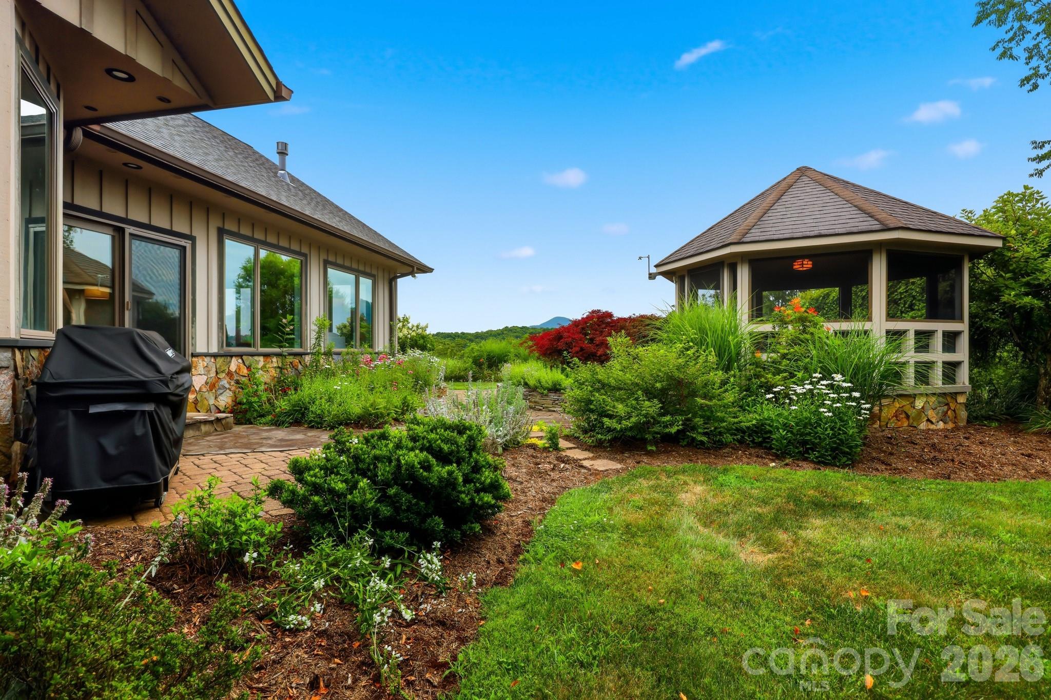 191 Charter Ridge #11 & 12 — Jefferson