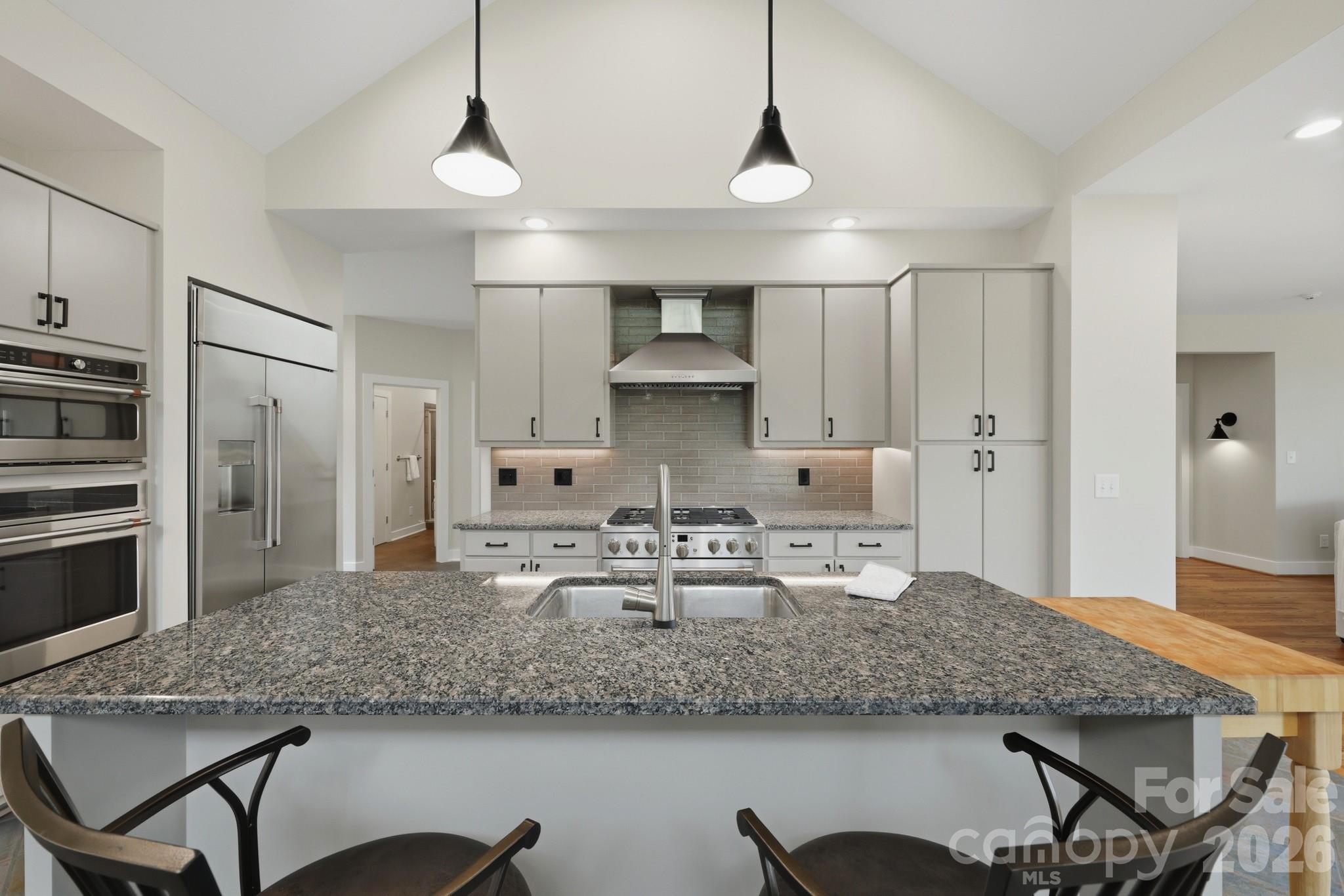 191 Charter Ridge #11 & 12 — Jefferson