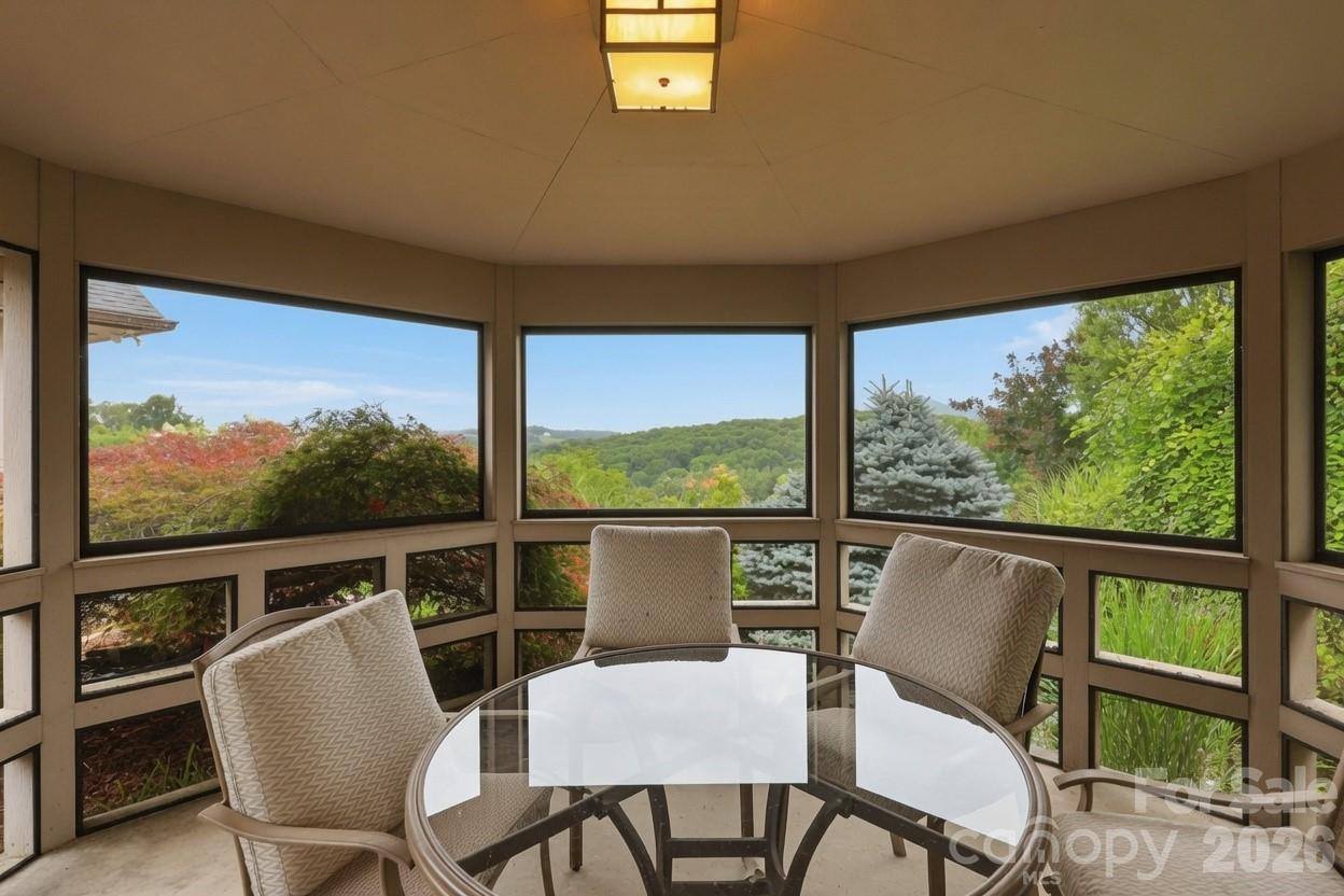 191 Charter Ridge #11 & 12 — Jefferson