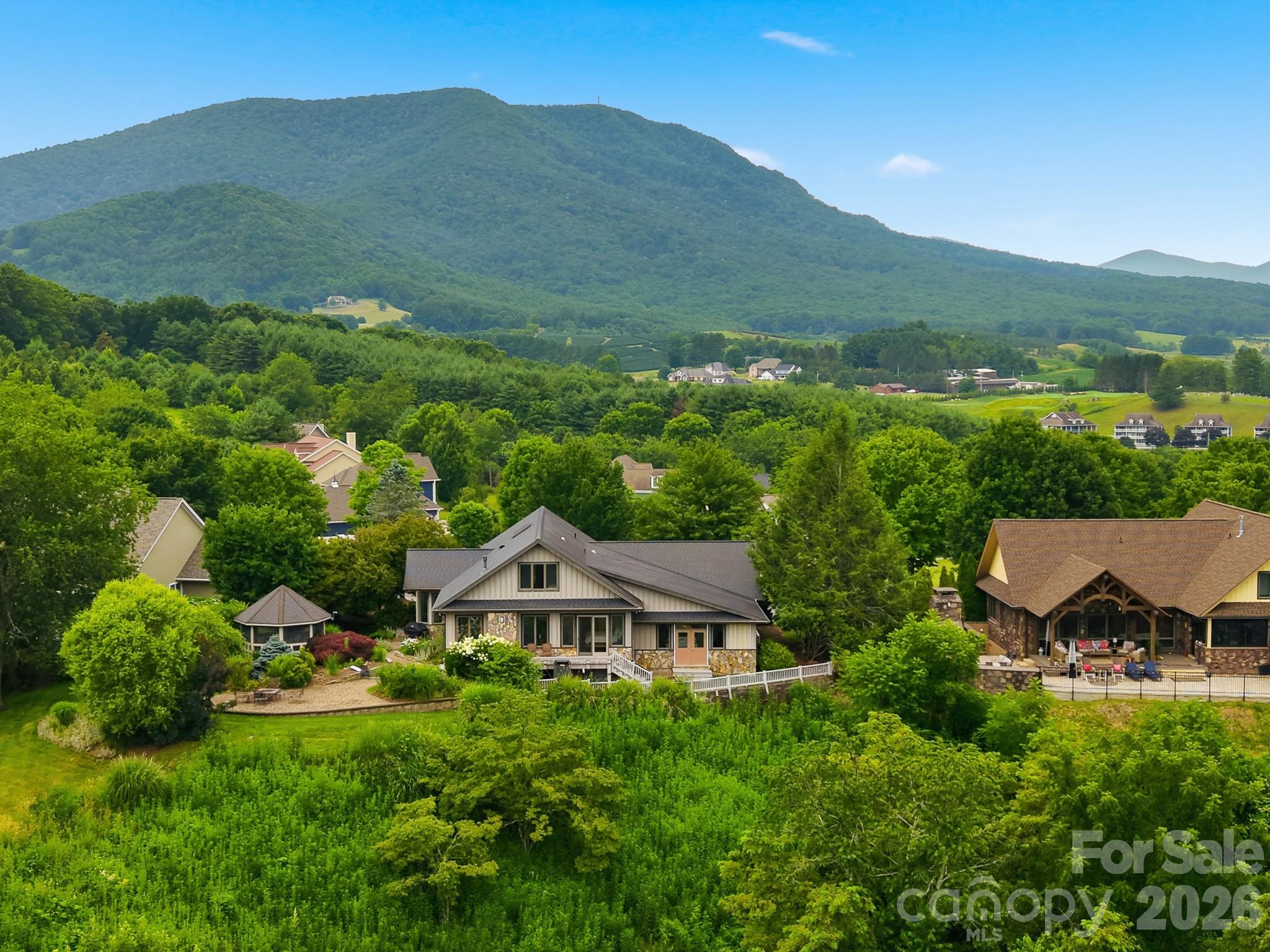 191 Charter Ridge #11 & 12 — Jefferson