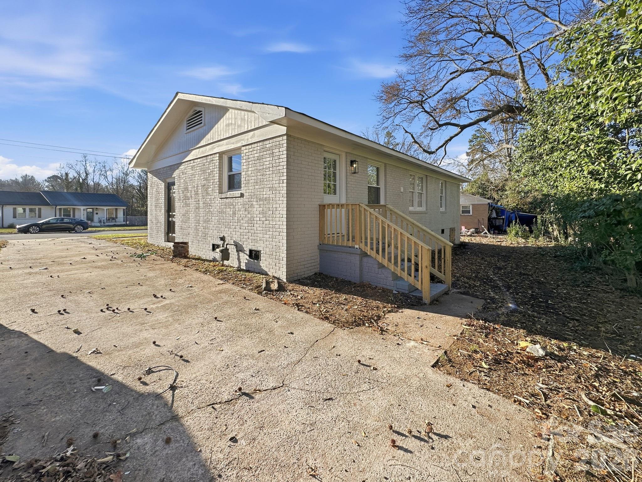 1420 Rollingwood Drive — Charlotte