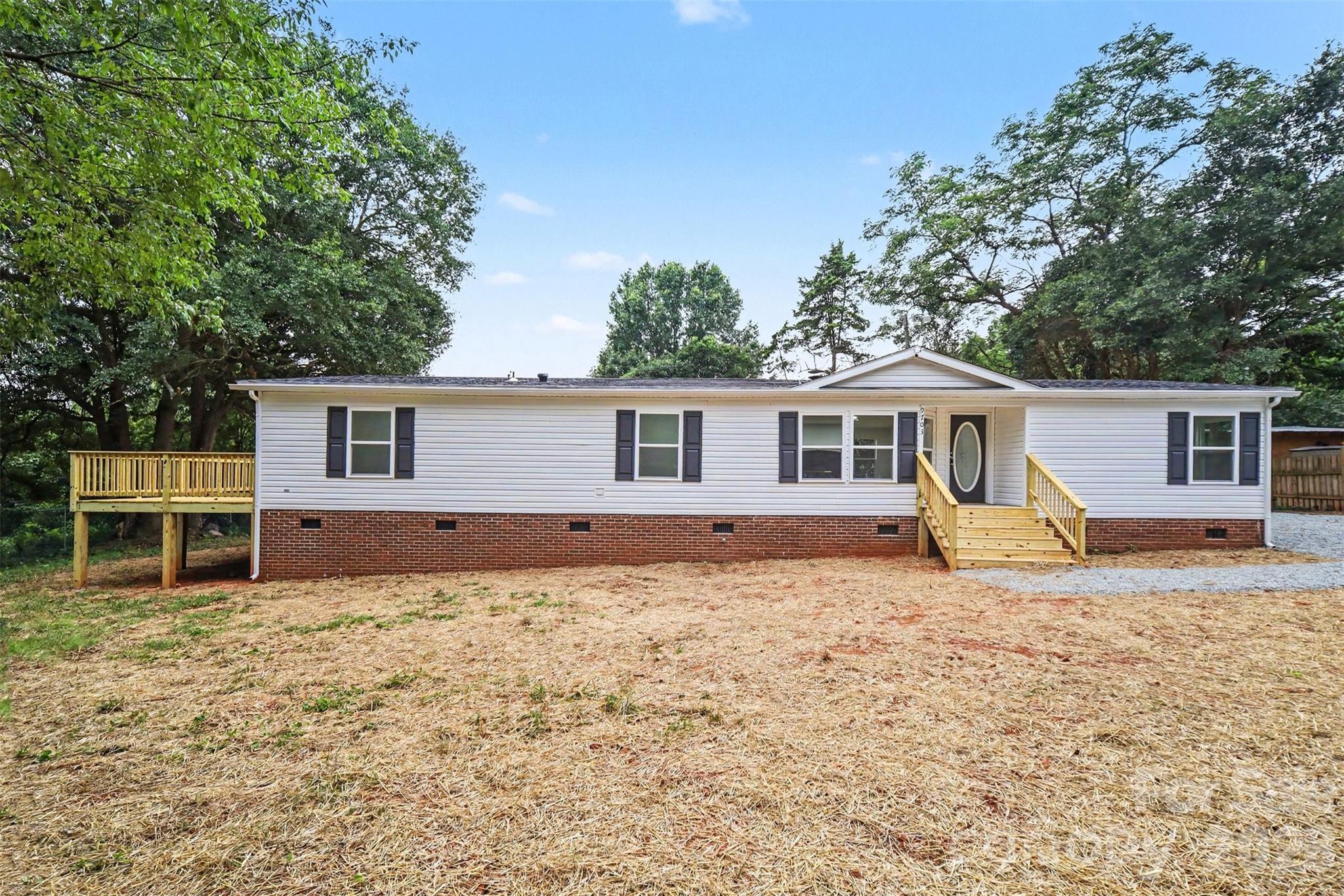 9703 Willilyn Lane — Charlotte