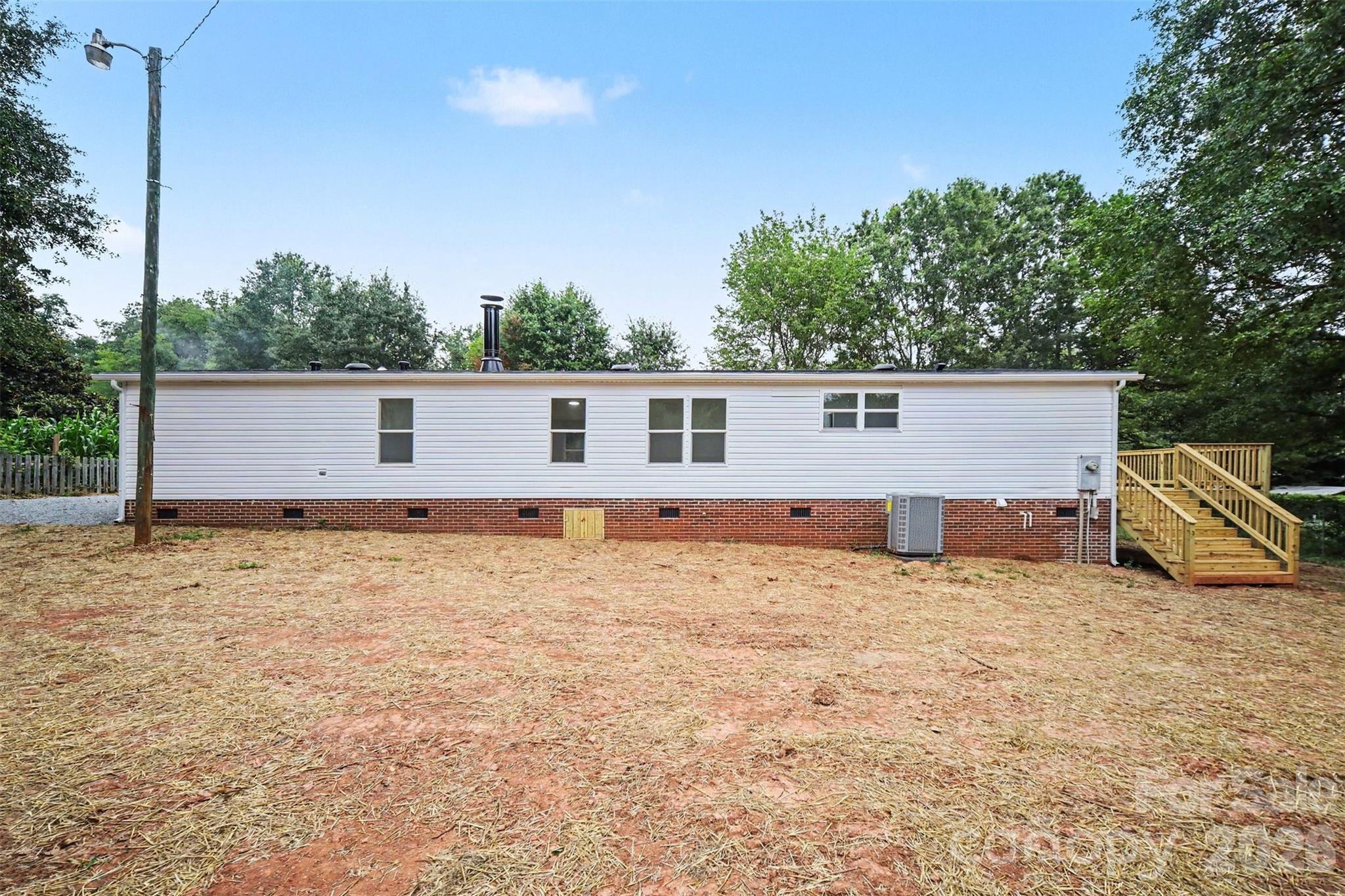 9703 Willilyn Lane — Charlotte