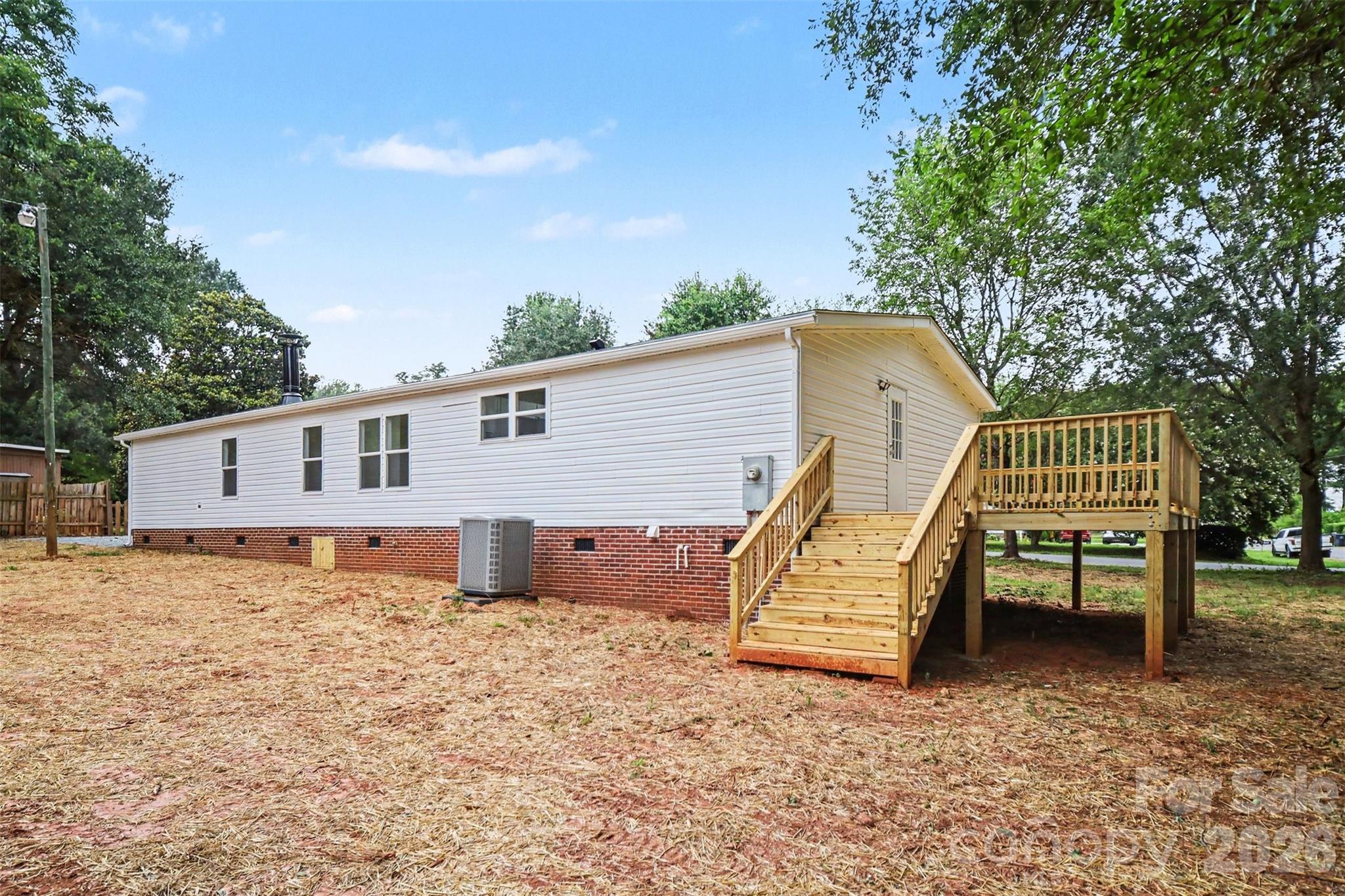 9703 Willilyn Lane — Charlotte