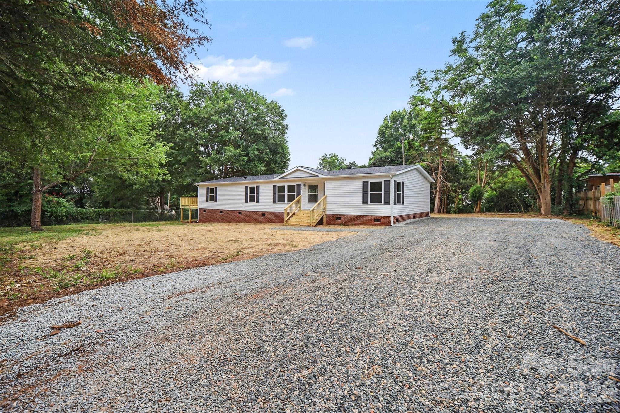 9703 Willilyn Lane — Charlotte