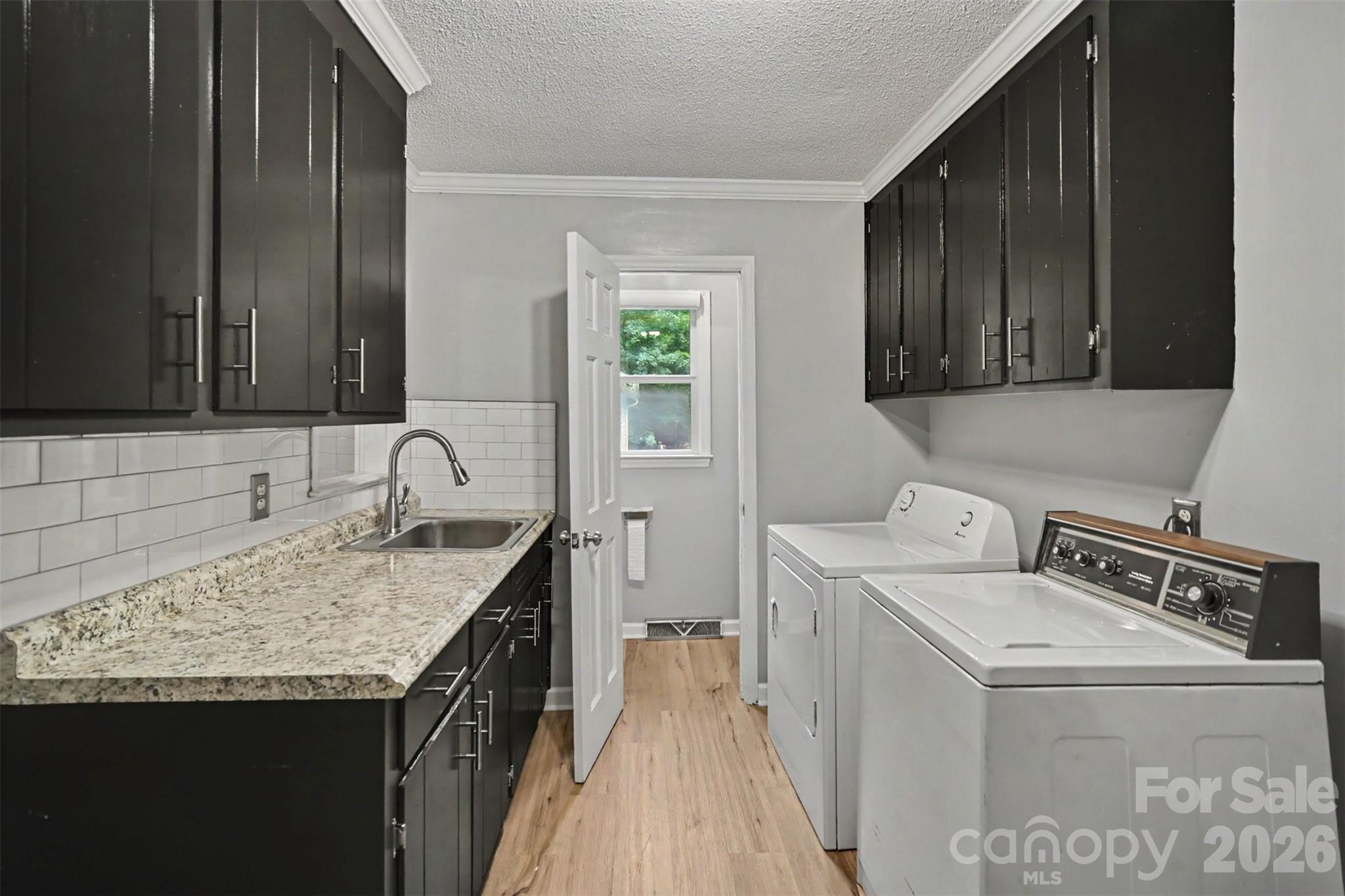 519 Raintree Drive — Matthews