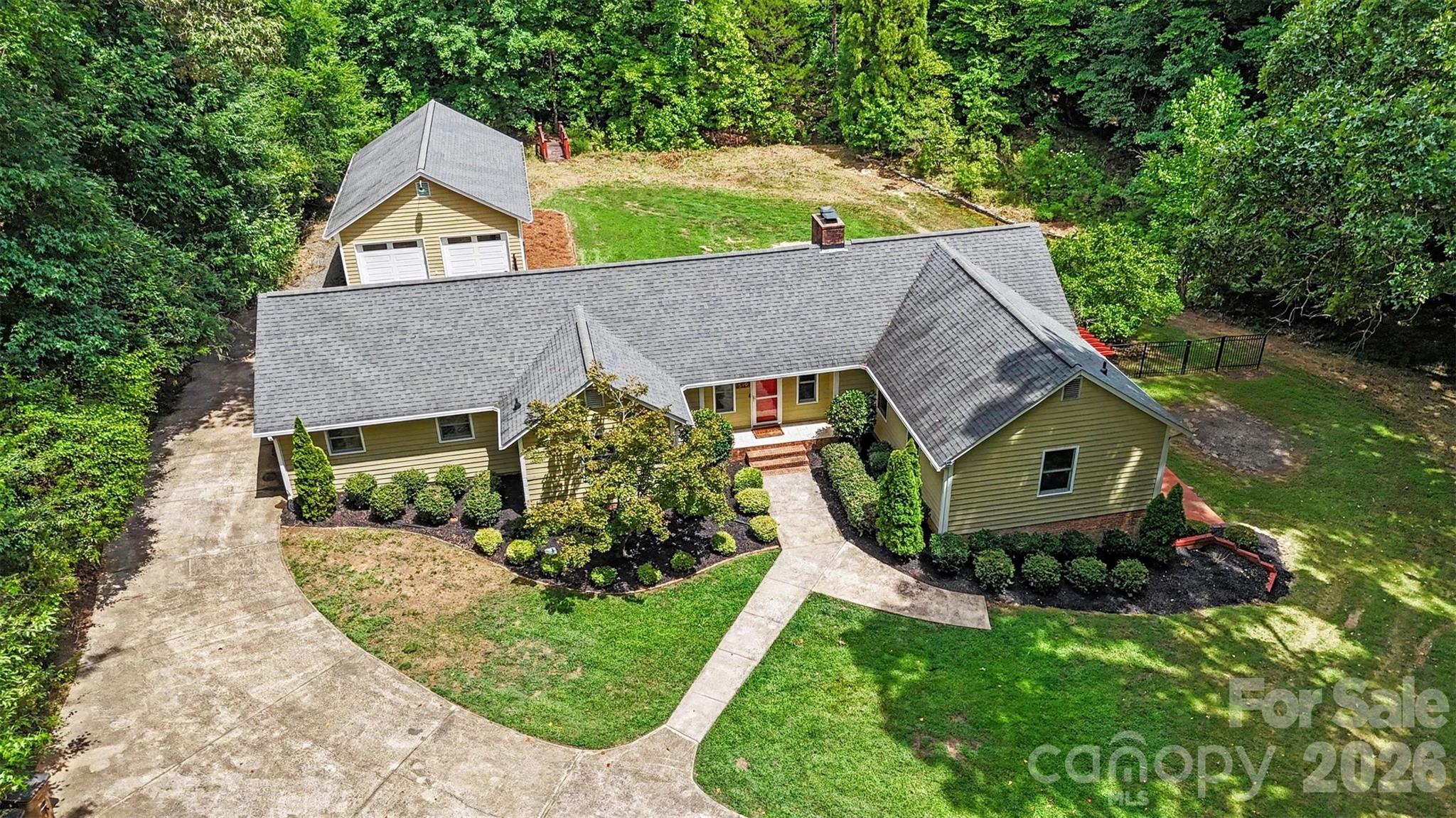 519 Raintree Drive — Matthews