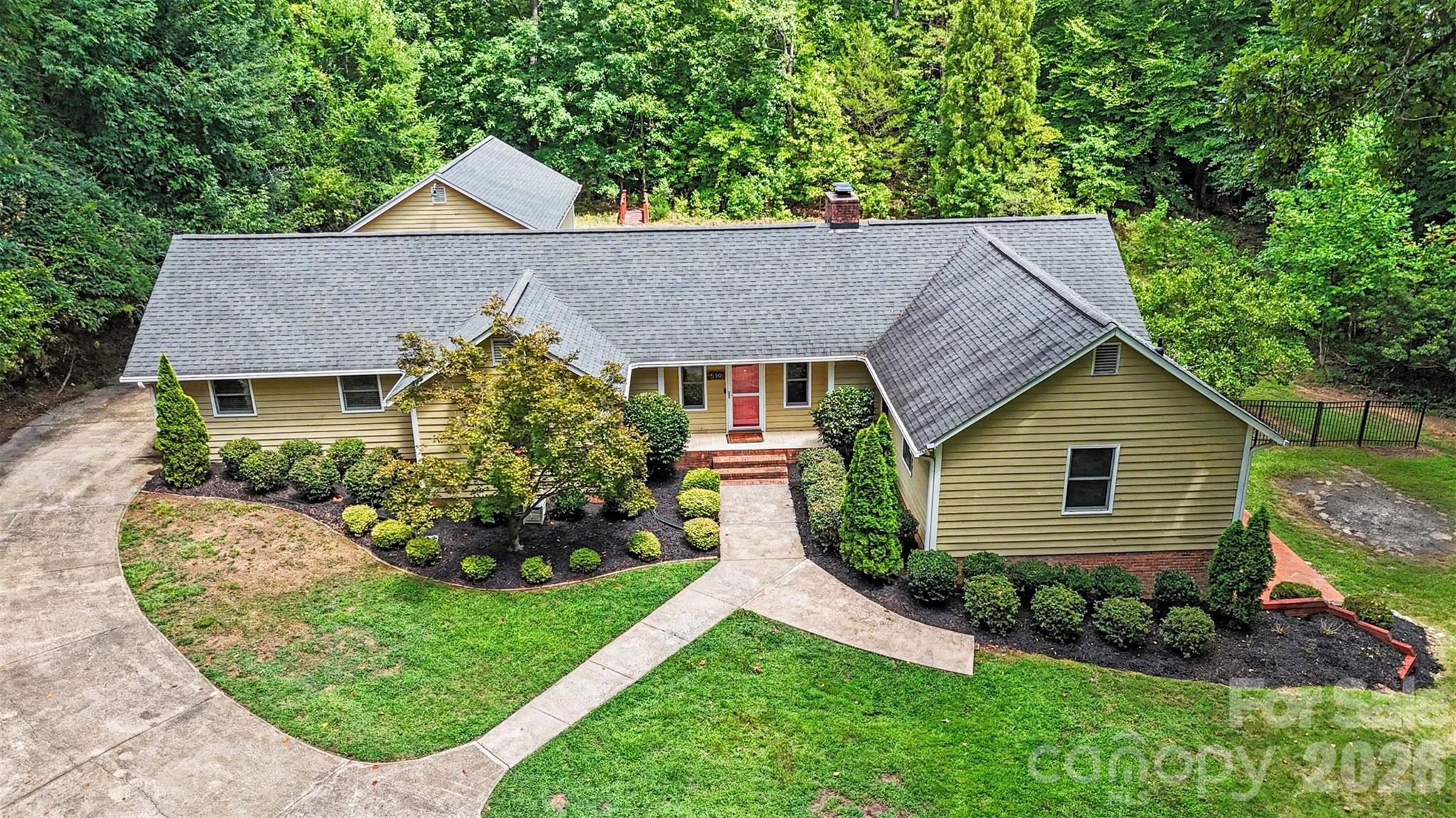 519 Raintree Drive — Matthews