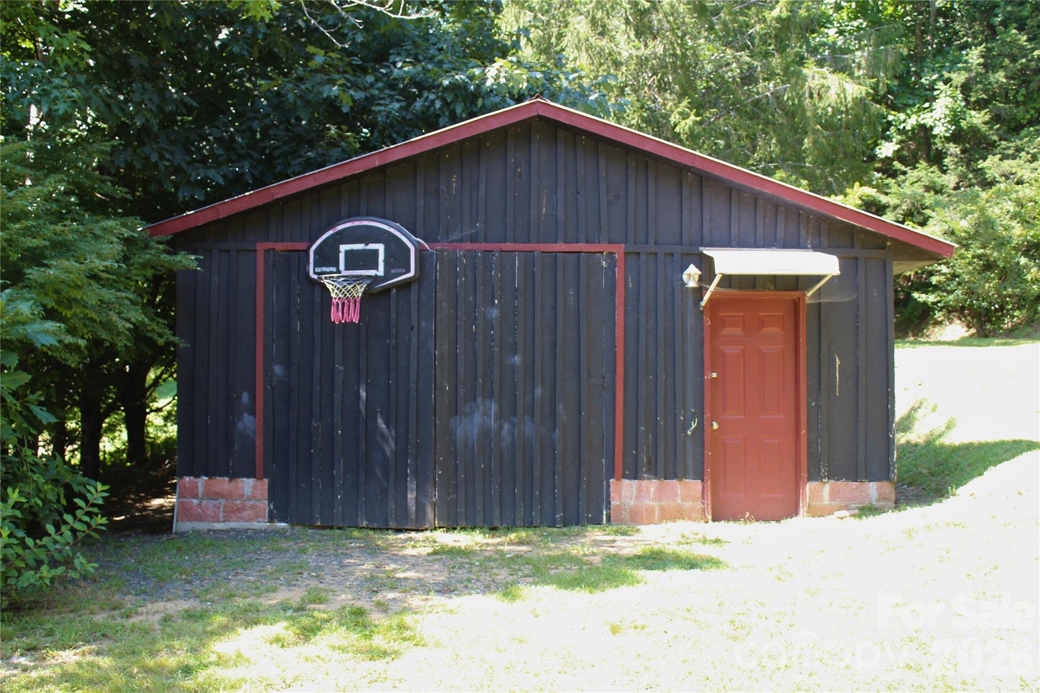 2838 Seven Mile Ridge Road — Burnsville
