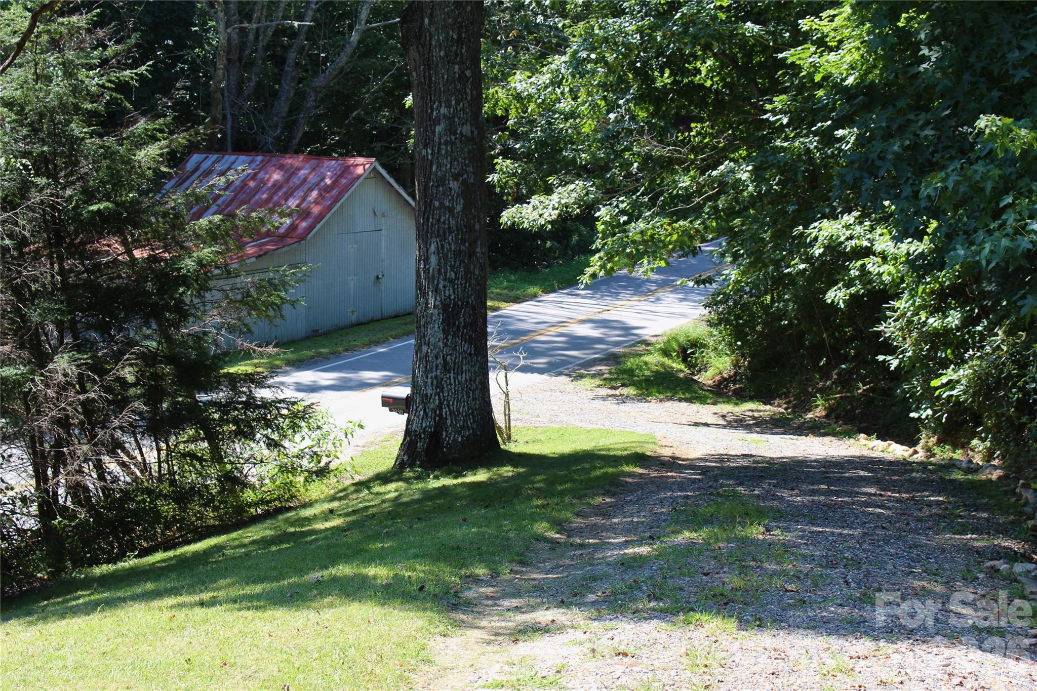 2838 Seven Mile Ridge Road — Burnsville