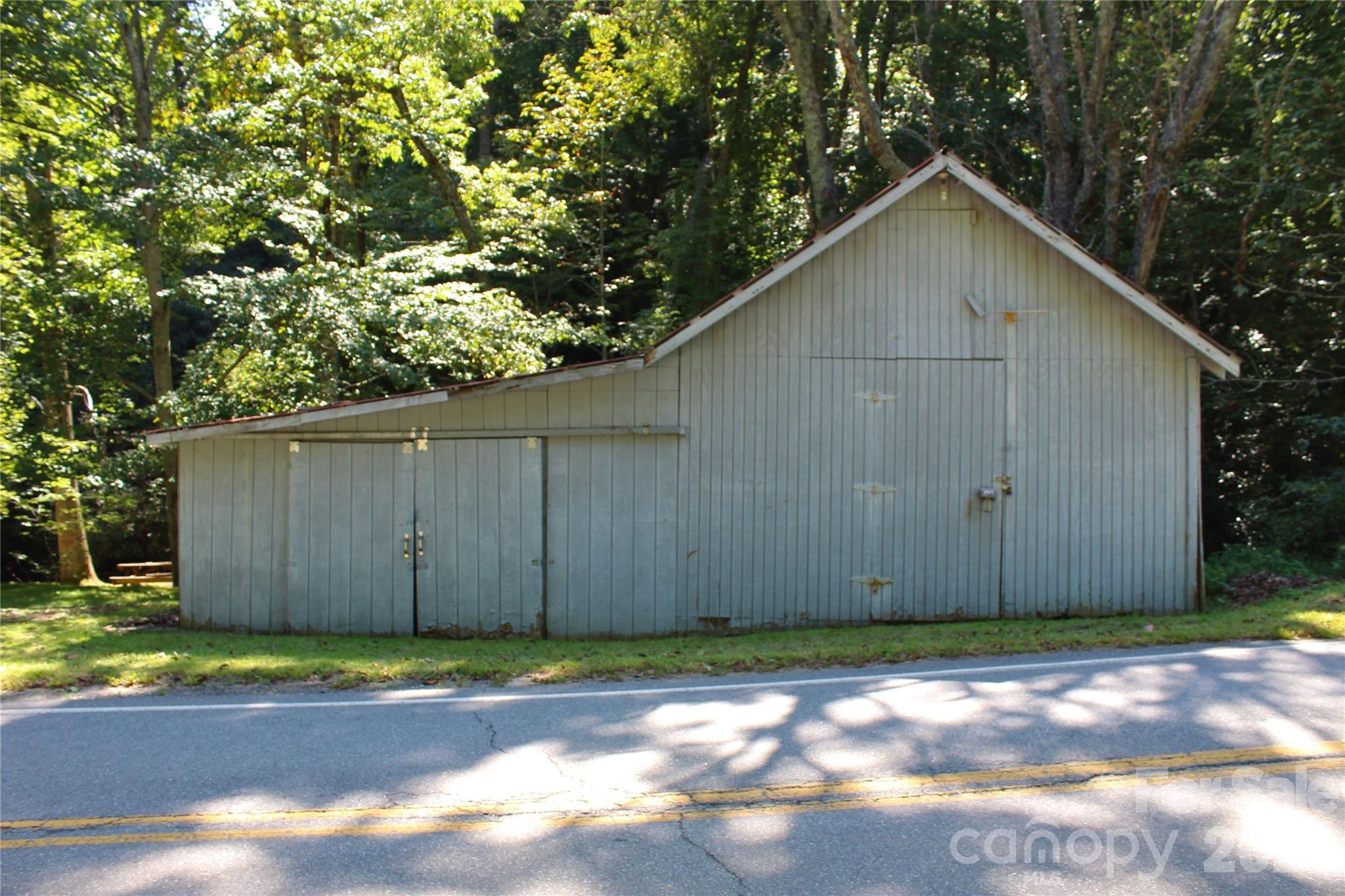 2838 Seven Mile Ridge Road — Burnsville