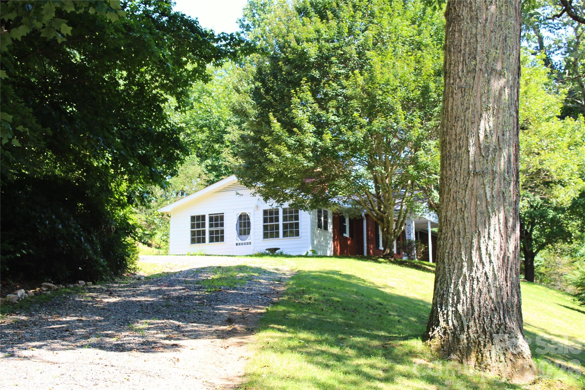 2838 Seven Mile Ridge Road — Burnsville