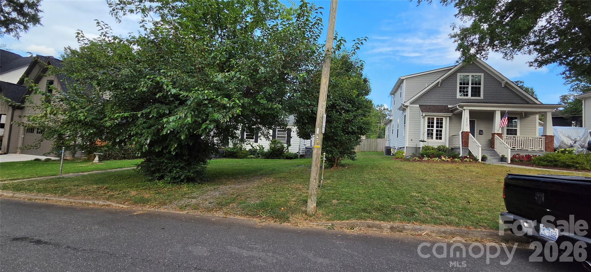 2216 Yadkin Avenue — Charlotte