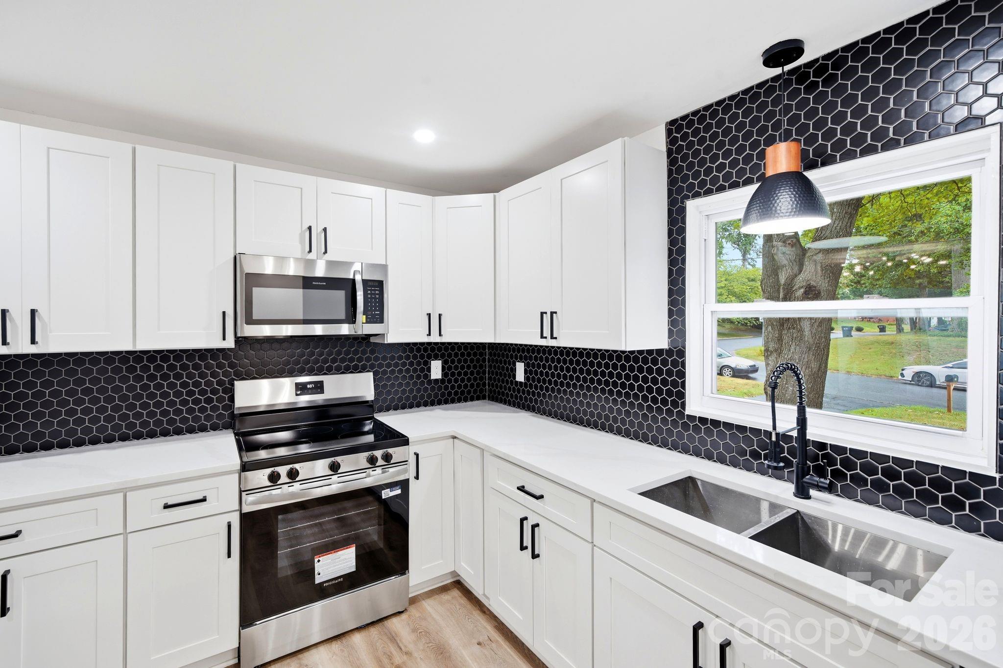 1453 Grovewood Drive — Charlotte