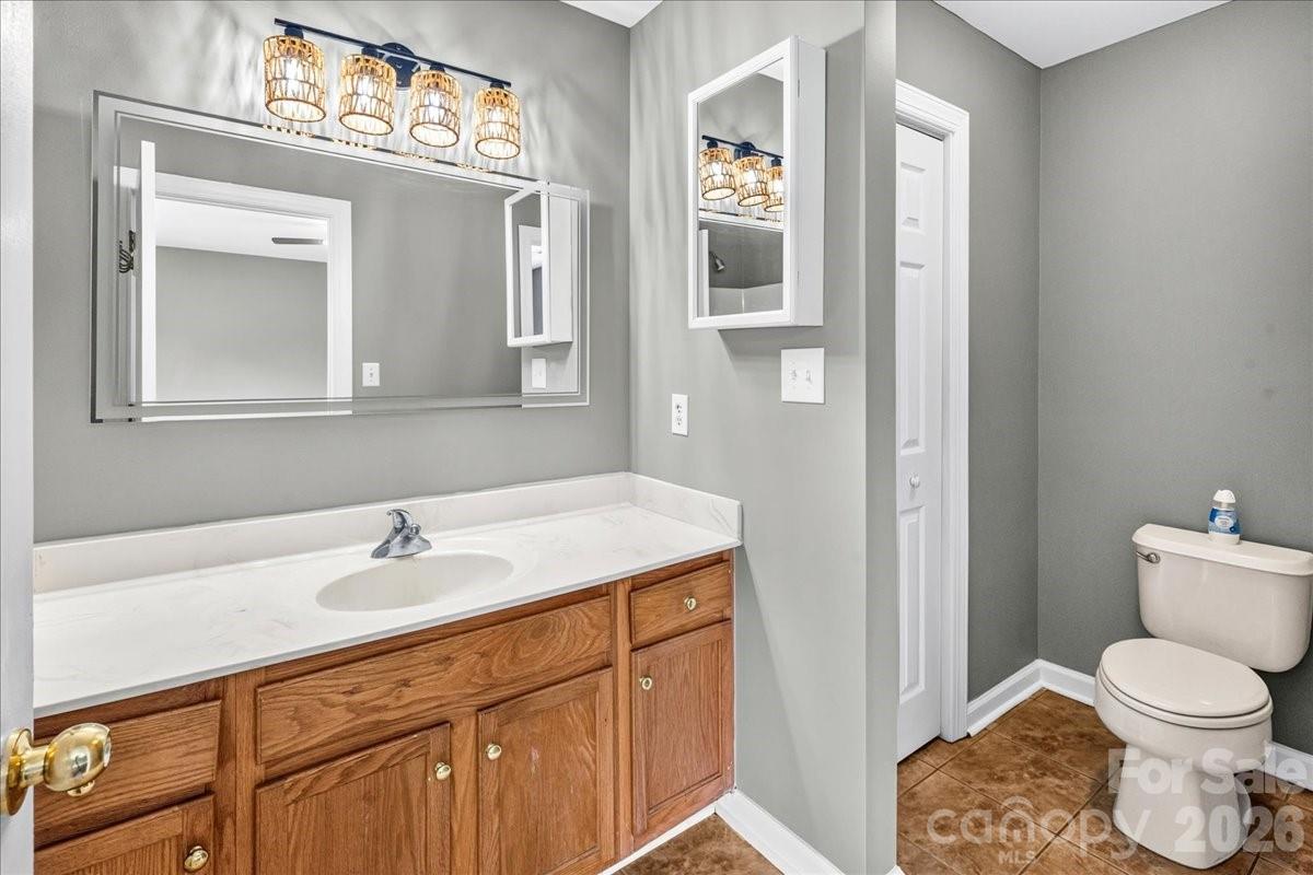 6410 Castlewynd Court — Charlotte