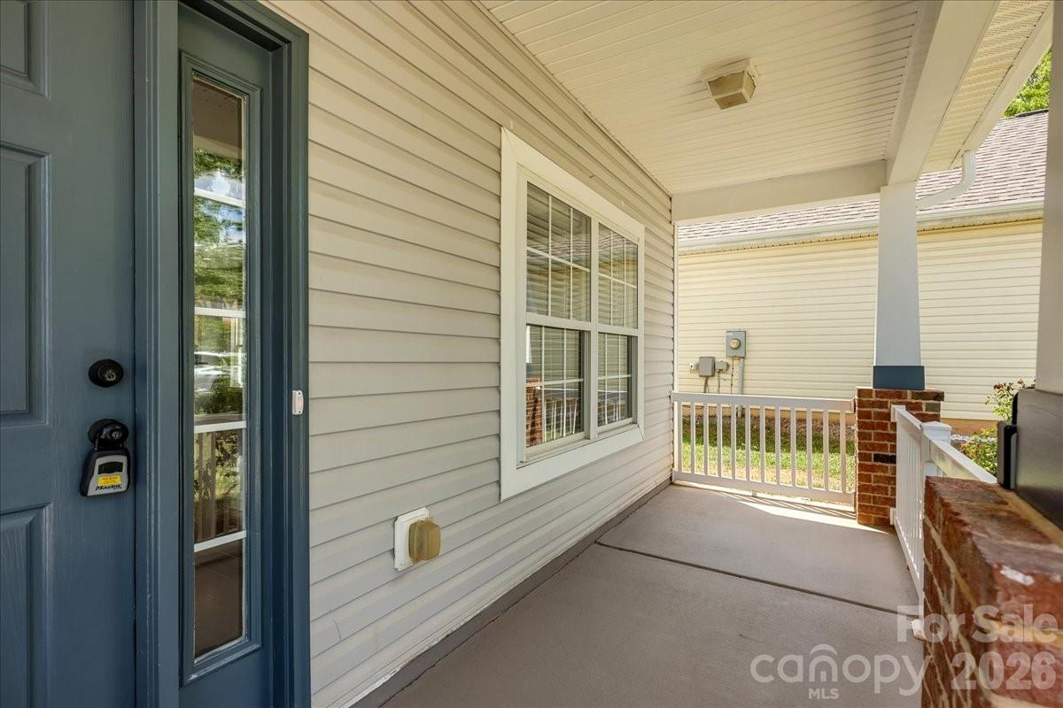 6410 Castlewynd Court — Charlotte