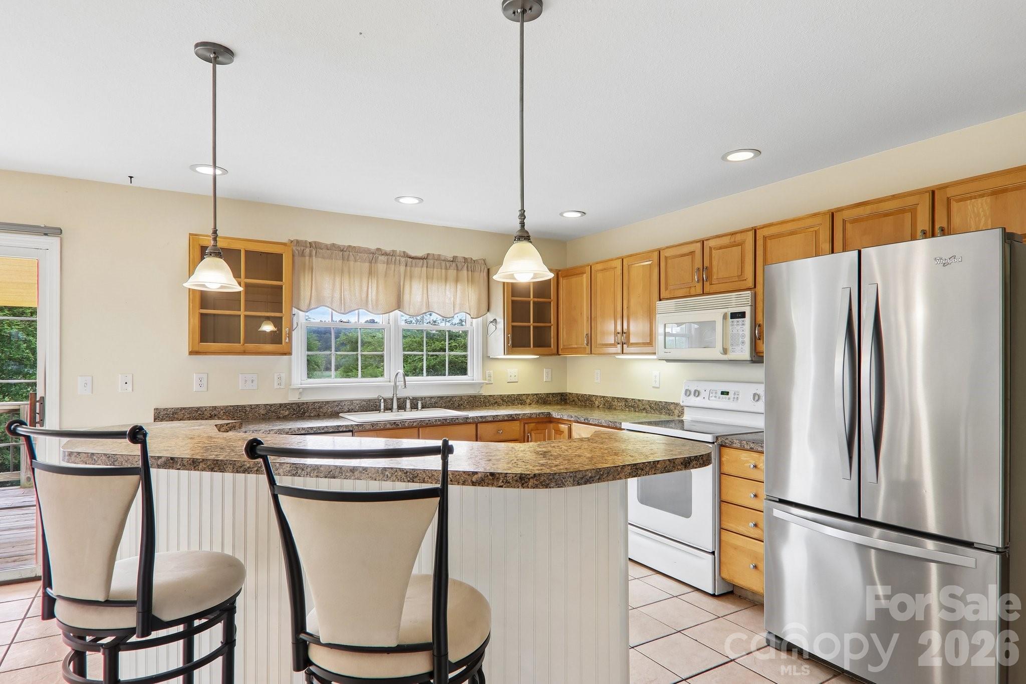 20 Amber Drive — Horse Shoe