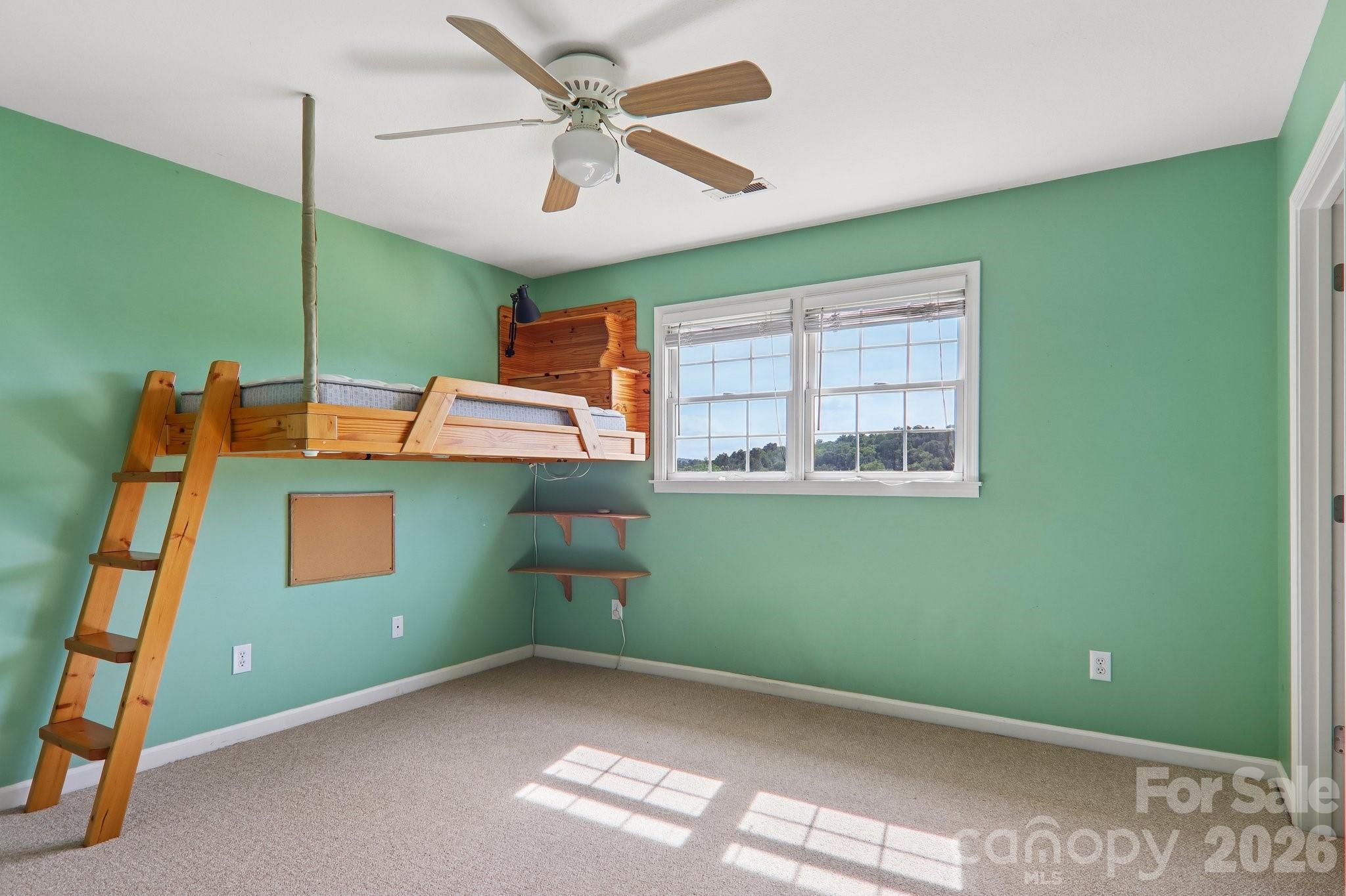 20 Amber Drive — Horse Shoe
