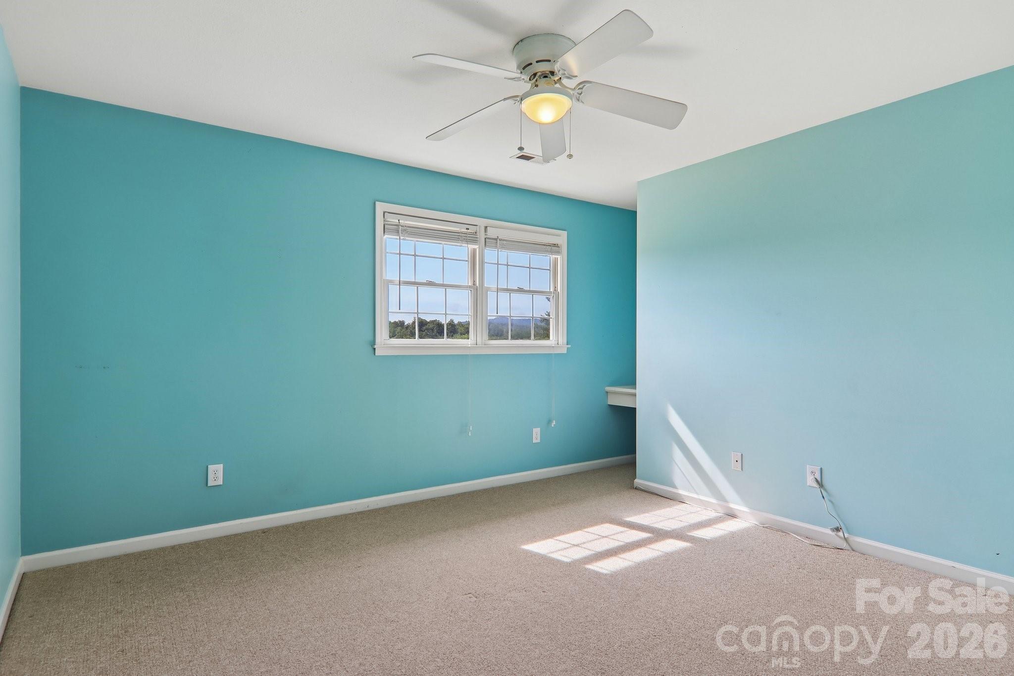 20 Amber Drive — Horse Shoe