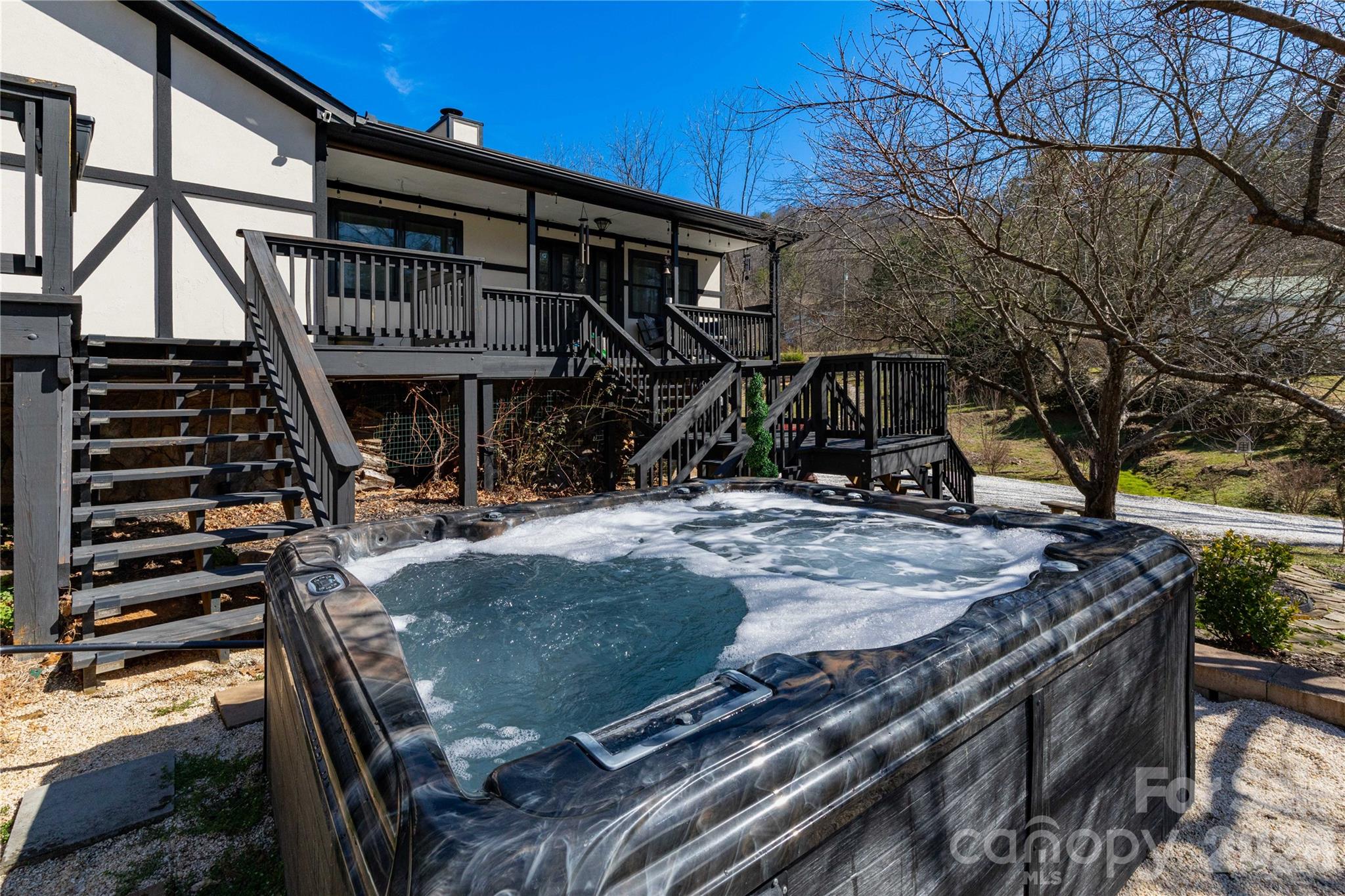 5 Northlake Drive — Weaverville